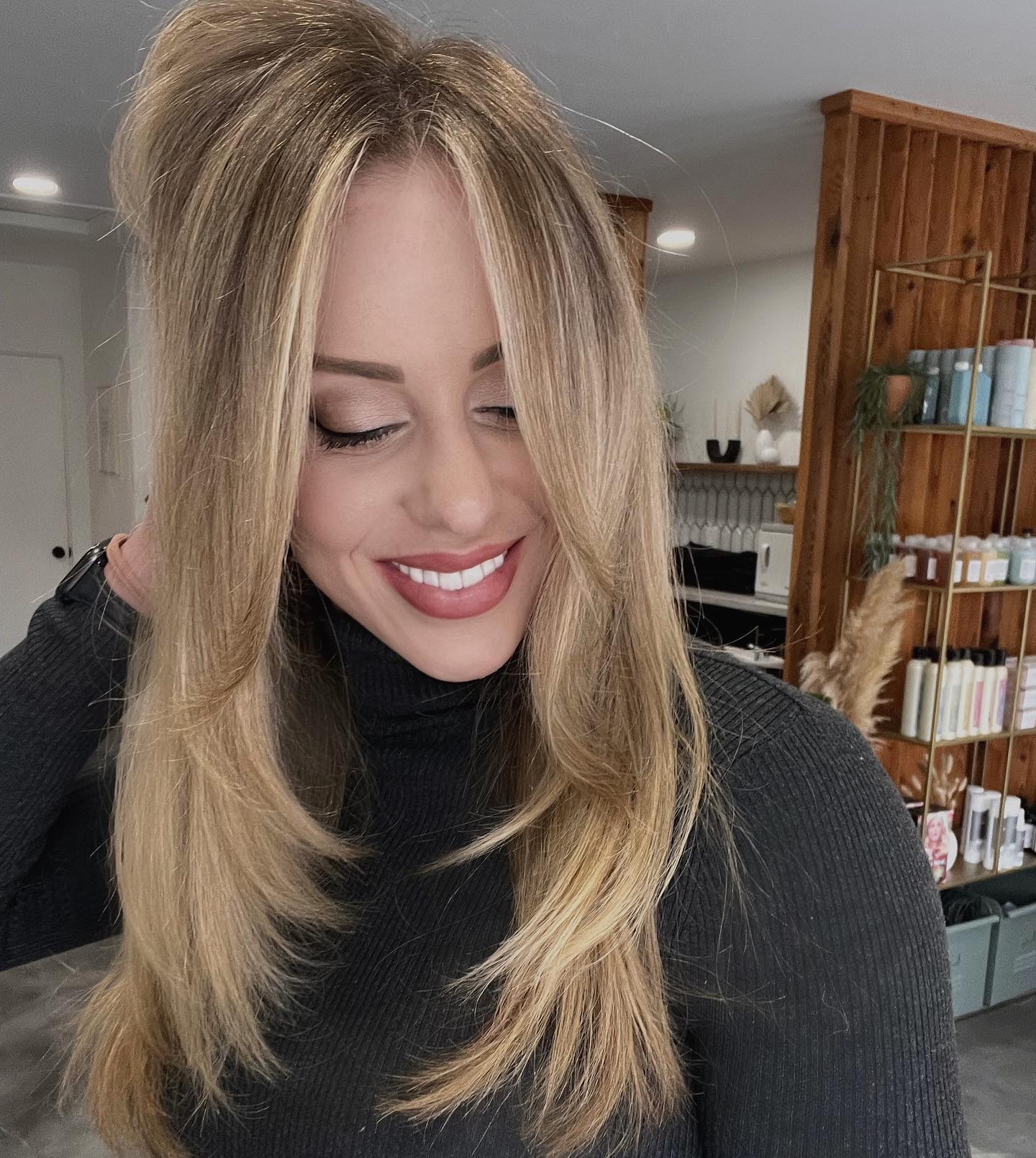 N E W Y E A R S E V E H A I R
_____
we literally have not posted in a month. guess you can say we’ve been busy. 🤣 happy new year babes. See you in 2 0 2 2
_____
Stylist @natalie.palmer
#cedarandivysalon #theivyleague
