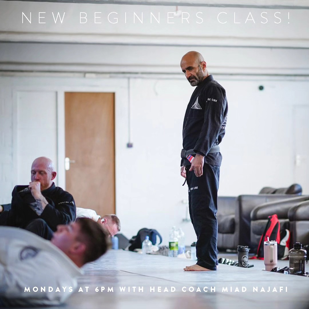 New Beginners Class at Centre Line HQ in Worthing, every Monday 6.00-7.00pm. Starting Monday 1st September. This class will cover fundamental techniques & training strategies useful for students of all levels. Few have the depth of understanding across combat sports & martial arts of @miadji, so this really is an amazing opportunity to learn from one of the very best.
If you're new to the sport & want to try Jiu Jitsu, we now have beginners classes 3 times a week. Contact us for more info. DM on here, or check bio for more info.
📷 @phatjitz
#mauriciogomeslegacy #centrelinejiujitsu #centrelinebjj #worthingmartialarts #worthingactivities #simplenoteasy