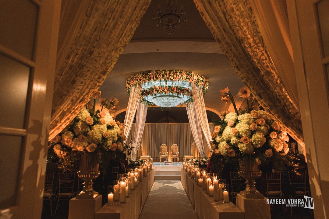 Illuminated Love
#WeddingDecorator: @elegant.affairs
#WeddingPhotography: @nayeem_vohra #nayeemvohraphotography
