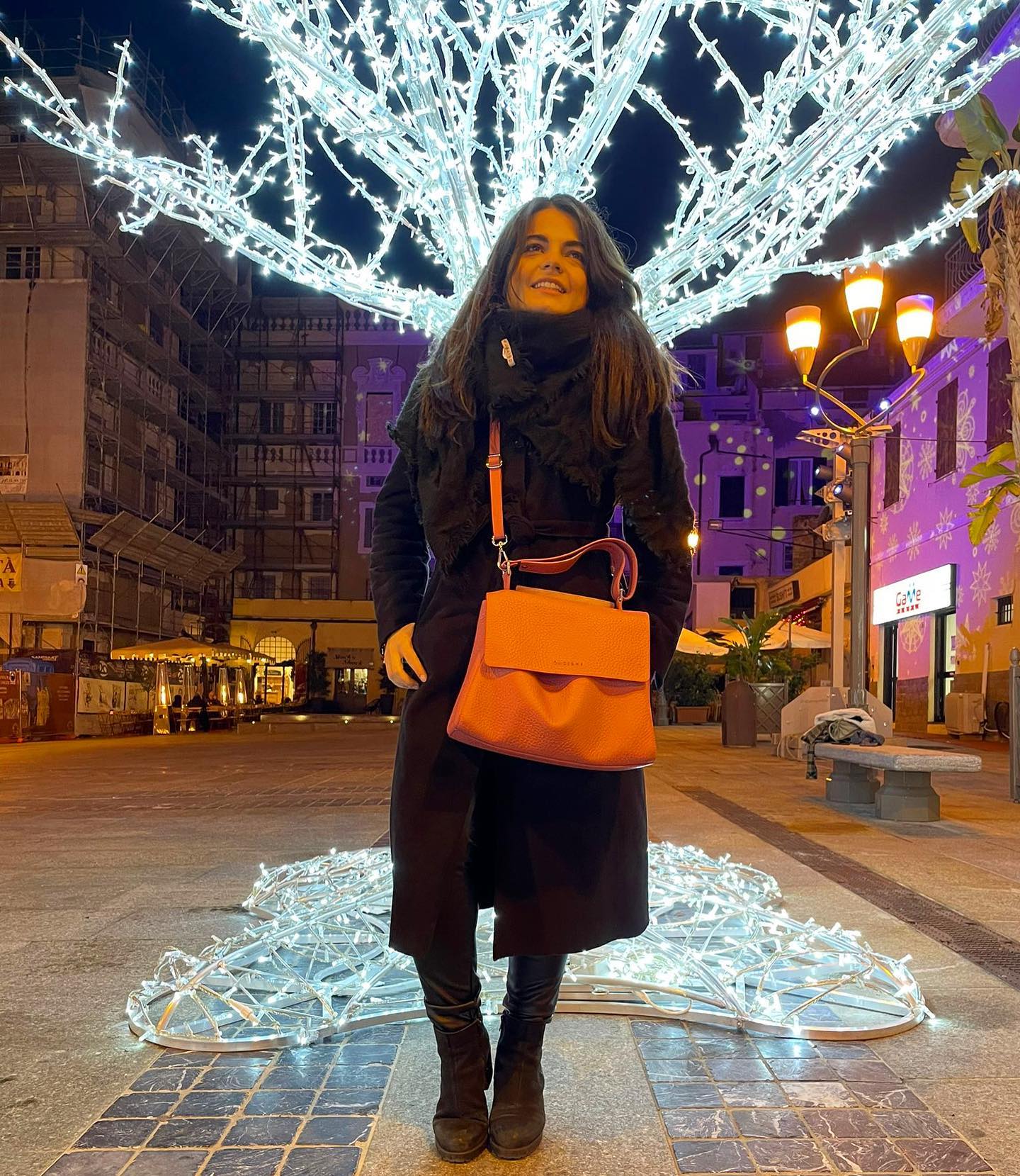 Christmas Lights ✨ @danielegiovanimilano #sanremo #liguria #love
•
•
•
👜 #bags #bag #purses #clutch #fashionbag #bagslover #bagslovers #handbags #trendy #trend #crossbags #musthave #accessories #klosetbag #clutches #musthavebags #bagaddict #clutchbag #bagcharms #bagsholic #shopping #style #bagoftheday #purselover #purseswag
