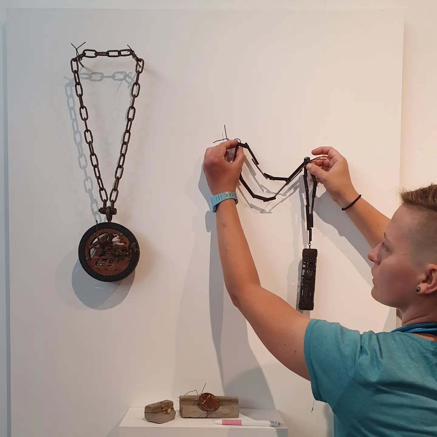 Finishing touches to my display at New Designers- stand JC1. Come down if you're in London 28th June- 1st July.
Message me for a friend and family pass.
#jewellery #jewellerydesigner #nd23 #ND #newdesigners2023 #newdesigners @newdesigners @msoa_craft