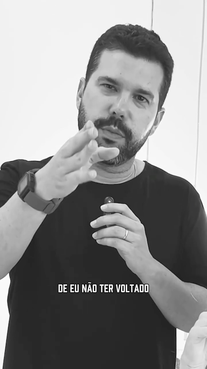 Recentemente, participamos da produção de vídeos para redes sociais do @bruno.formiga (repórter do GE da Globo) e da designer de interiores Renata Cidrão @renata_cidrao em Collab com a @fabrica_de_moveis_santista . Tivemos a alegria de conhecer essa família que esbanja alto astral e foi um dia incrível de captações!
Após enviarmos as edições finais, o Bruno nos disse: “Deram aula!”. Foi o melhor feedback que a nossa equipe poderia receber. 🚀
#ProduçãoDeVídeos #RedesSociais #MarketingDigital #FrançaHub #brunoformiga