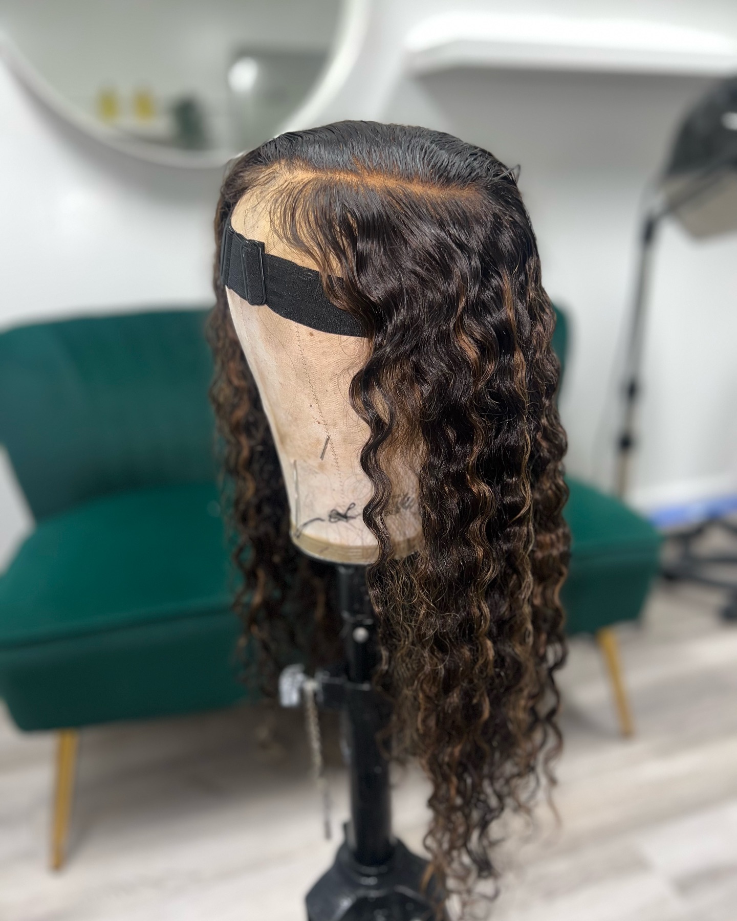 Service: Lace Closure Wig Maintenance and Customization
Details: 7 x 6 Lace Closure Wig
Hair was factory colored and purchased from another supplier
#longislandhairstylist #queenshairstylist #brooklynhairstylist #laceclosurewig #laceclosure