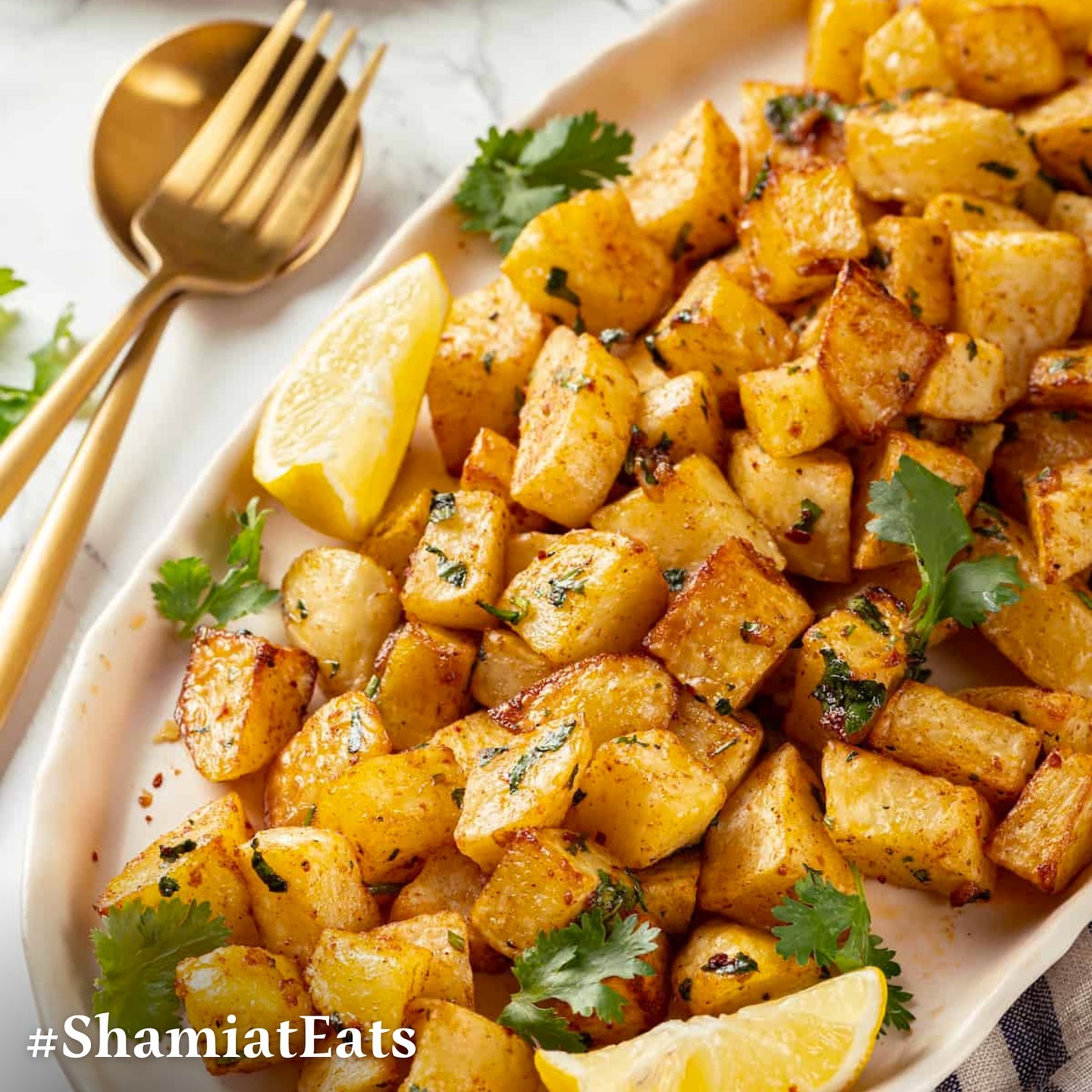 Savour the exquisite flavours of our Batata Harra, where tender potatoes meet a symphony of spices 🌶️✨
.
#SyrianCuisine #MiddleEastern #TasteOfSyria #Mediterranean #Melbourne #MelbourneFood #FoodieFinds #ExploreLocal #DineInMelbourne #ShamiatEats #BatataHarra