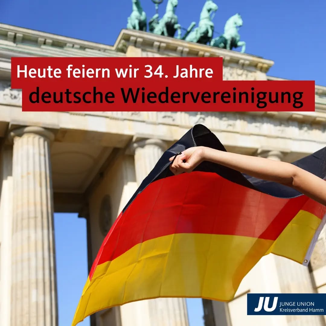 Der 3.Oktober gilt nun seit über 30 Jahren als wichtigster #Nationalfeiertag in unserer Geschichte. 1990 erfolgte die Umsetzung des Einigungsvertrags, mit dem die damalige #DDR der #Bundesrepublik beitrat und somit die Teilung Deutschlands aufhob.
Wir wünschen allen einen schönen #tagderdeutscheneinheit 🖤❤️💛
Kannst du dich noch an die Teilung erinnern? Was verbindest du mit dem Tag der Deutschen Einheit? Gibt es deiner Meinung nach weiterhin Unterschiede zwischen #Ost und #West?
#juhamm#jungeunion
