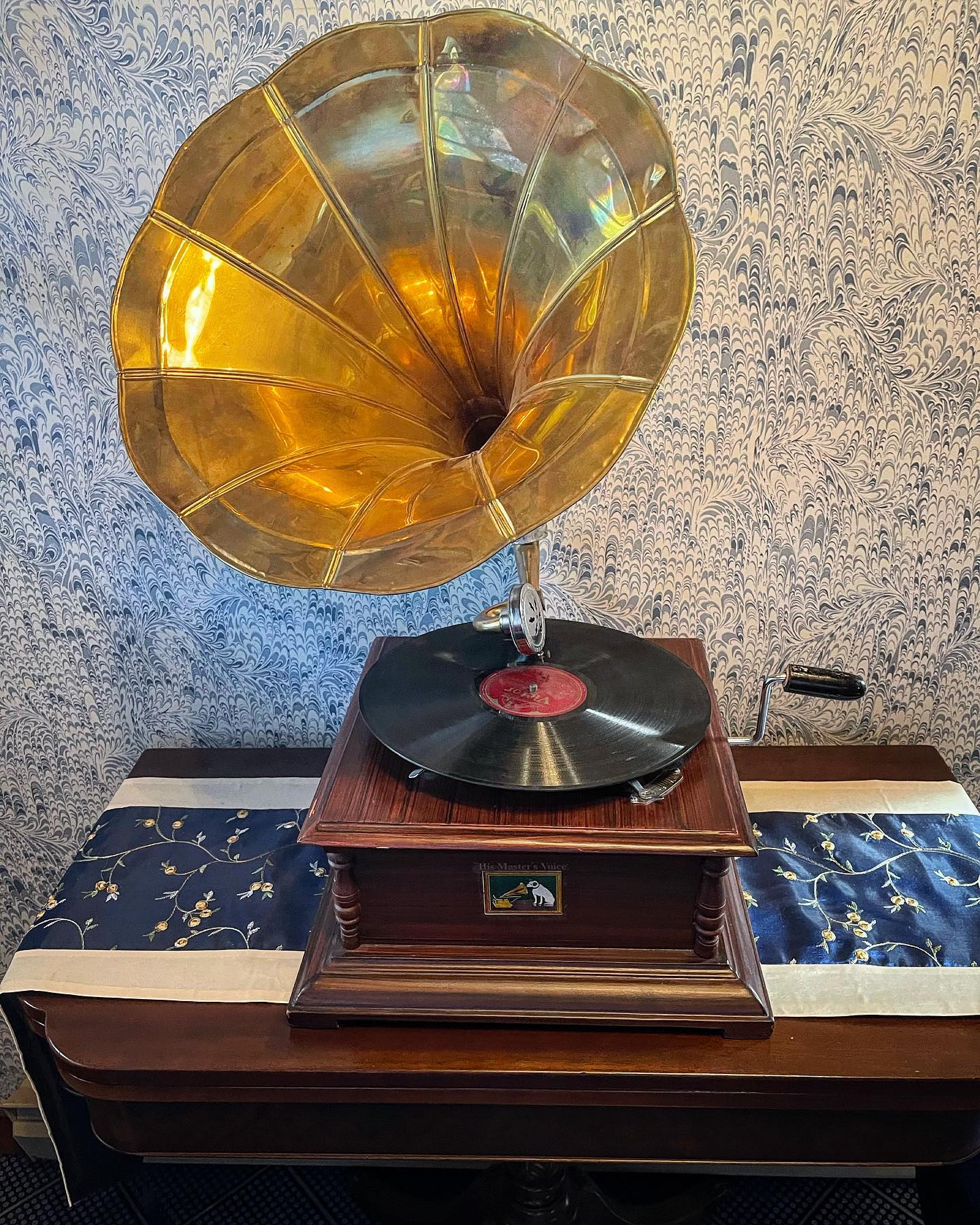 Our newest high tech addition to the recording studio.
#recordplayer #gramophone #retro