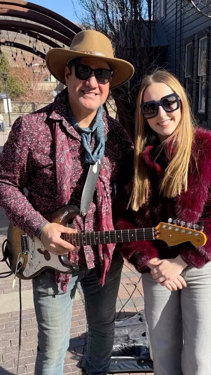 #chicago ✈️ to @visitparkcity ☀️🏔️ 🎿 Covering the street scene for the final weekend of the 2026 Sundance Film Festival! @sundanceorg #kataroundtown #sundancefilmfestival #sundance2026 #kidsfirstcoming_attractions