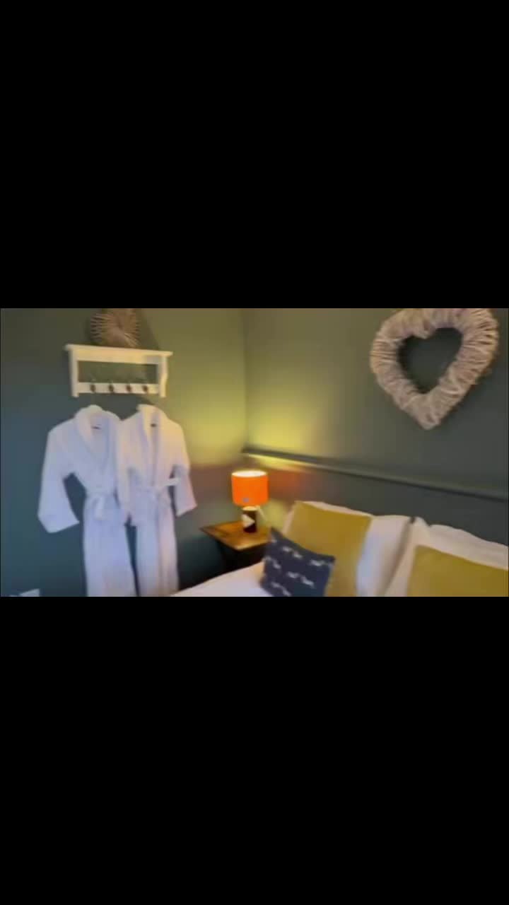 #gallowayview 🌱 #snugsfortwo #escapevibes #StunningStays #HotTubUnderTheStars #LuxuryLiving