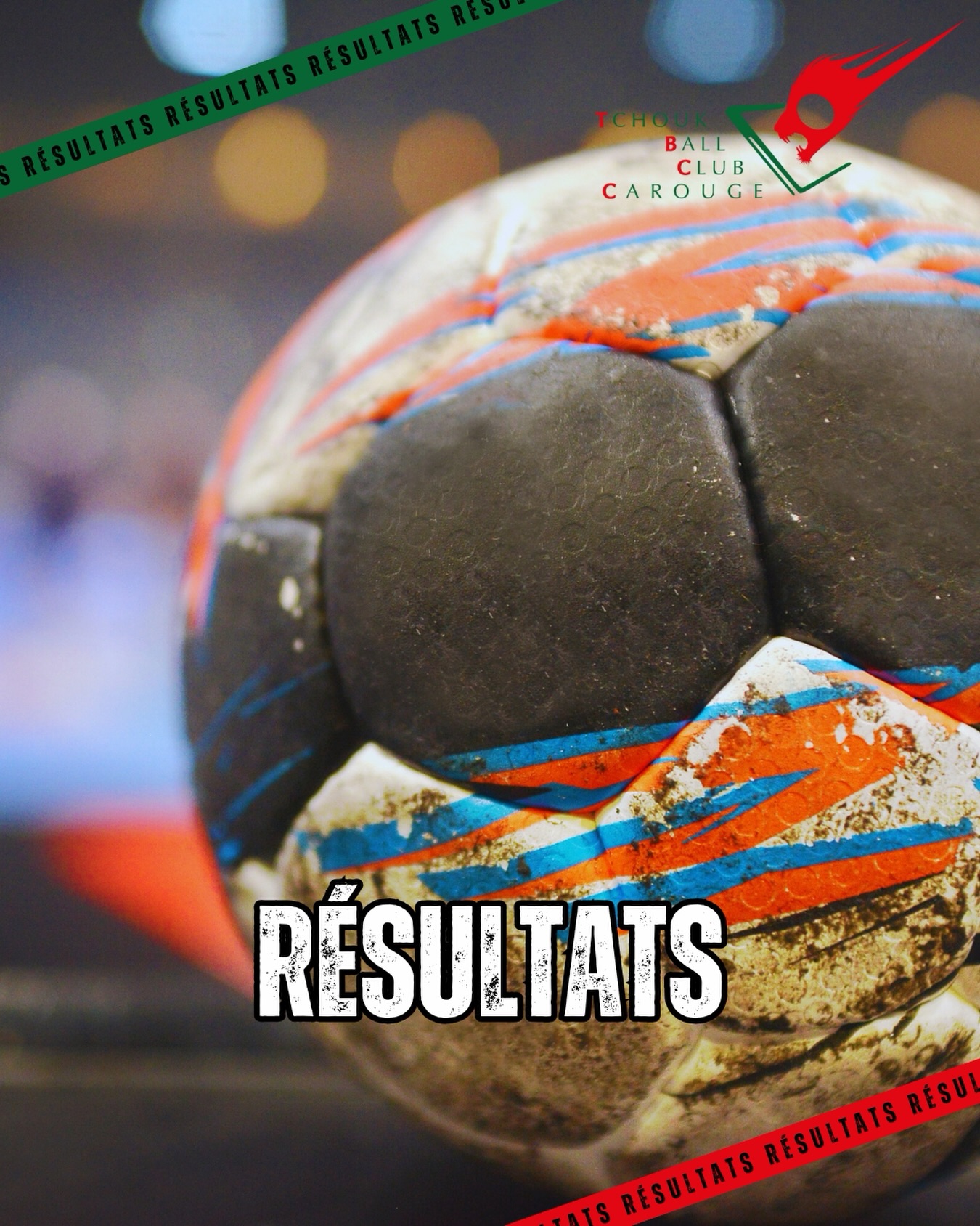 Week-end de combat. Week-end de caractère. 💪🔥
Ce week-end, nos équipes ont vécu le VRAI visage du sport. Celui qui forge, celui qui construit, celui qui fait grandir. 🦁
NOS JEUNES M10-M12 : LA RELÈVE QUI MONTE 🚀
5e place sur 8 équipes au tournoi. Et vous savez quoi ? On est FIERS. 💙 Parce que derrière ce classement, il y a des gamins qui ont tout donné. Des défenses acharnées et des stratégies qui commencent à prendre forme. 🎯
Chaque match, ils progressent. Chaque tournoi, ils apprennent. Chaque défaite, ils deviennent plus forts. C’est ça, grandir dans un club. C’est ça, l’esprit Carouge. 🧡
LES LIONS : UNE DÉFAITE QUI A DU CARACTÈRE 🦁💔
Déplacement à Puplinge. Score final : 75-63.
Une défaite ? Oui. Une capitulation ? JAMAIS.
Jouer à l’extérieur, ce n’est jamais facile. Le public contre toi, le terrain inconnu, la pression qui monte... 😤 Mais nos Lions n’ont rien lâché. Ils ont combattu jusqu’à la dernière seconde, ils ont cru jusqu’au dernier tir, ils ont défendu avec fierté ces couleurs qu’on porte au cœur. ❤️
63-75, ce n’est pas juste un score. C’est 12 points d’écart qui vont nourrir la rage de vaincre au prochain match. 🔥
Parce que les vrais champions ne se définissent pas par leurs victoires faciles, mais par la manière dont ils se relèvent après être tombés. 💪 Et croyez-nous, nos Lions ont déjà la tête tournée vers la prochaine bataille. ⚡
À tous nos joueurs, jeunes et seniors : MERCI 🙏
Merci de mouiller le maillot 💦
Merci de ne jamais baisser les bras 👊
Merci de nous rappeler pourquoi on aime ce sport 🧡
Tchoukball Club Carouge – On tombe, on se relève, on revient plus fort. 💙