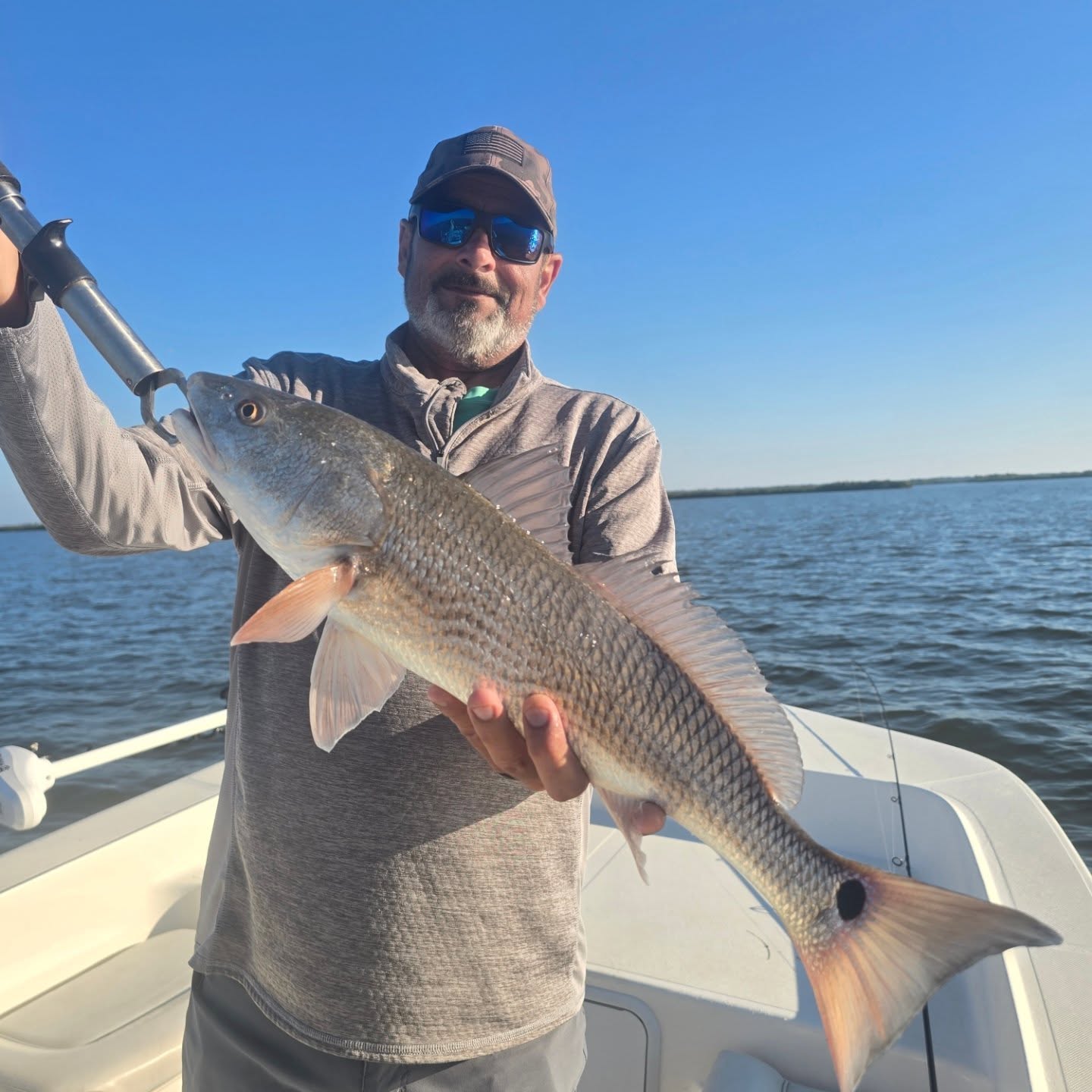 Great day with Long time client and friend Robert! Get in on the action 386-214-3530! #newsmyrnabeach #mosqutiolagoon #4horsemancorks #sordknives #xtratufboots kto_customrods www.coderedfishingcharters.com