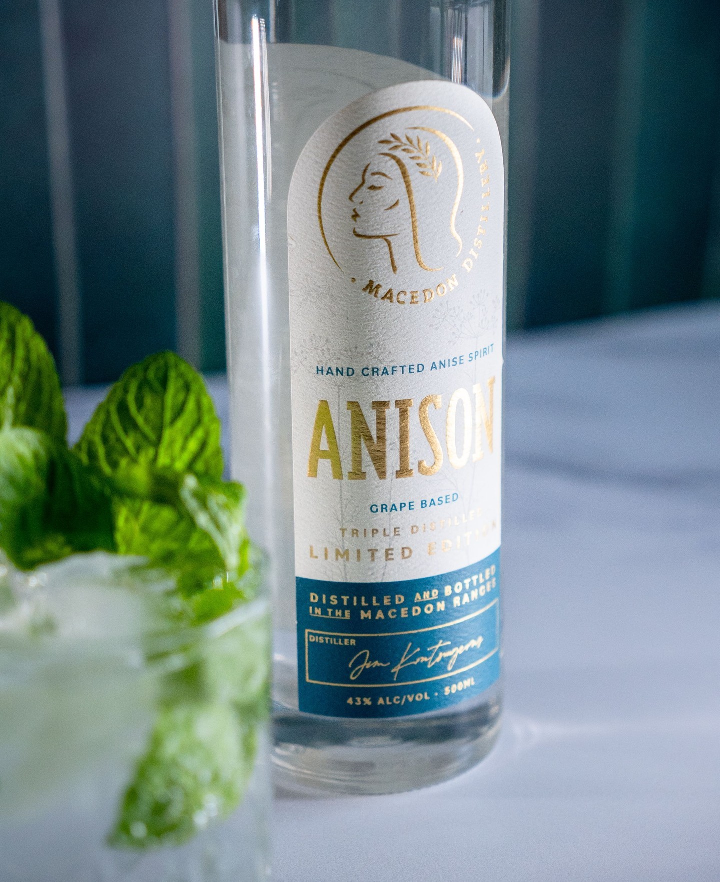Crafted with precision and care, our Limited Edition Triple Distilled Anison is a true celebration of flavour. With its fresh, crisp notes and smooth finish, it’s designed to elevate your gatherings and leave a lasting impression. Available for a limited time—discover it on our website.
.
.
.
.
.
.
#awardwinningspirits #macedondistillery #anison #boutiquedistillery #ouzo #arak #raki #daylesfordmacedonranges #daylesfordmacedonlife #macedonranges #macedonrangesfoodies #melbournefoodies #macedon #romsey #lancefield #melbournebartender #melbournecocktails #awardwinningspirits #handcraftedspirits