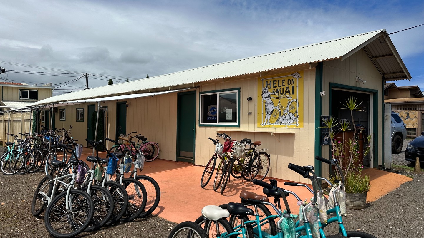 🚲 'This is a first-class organization. They answered the phone after hours and booked my four e-bike rentals after hours. When we showed up, the staff was super friendly and helpful. We had a great day thanks to fantastic service.' ⭐ Our customer's words speak volumes about our commitment to exceptional service. We're here for you, even after hours, to make sure your bike rental experience is unforgettable. Thank you for choosing Hele On Kauai! 🌴 #HeleOnKauai #BikeRentals #KauaiAdventures #ExceptionalService"