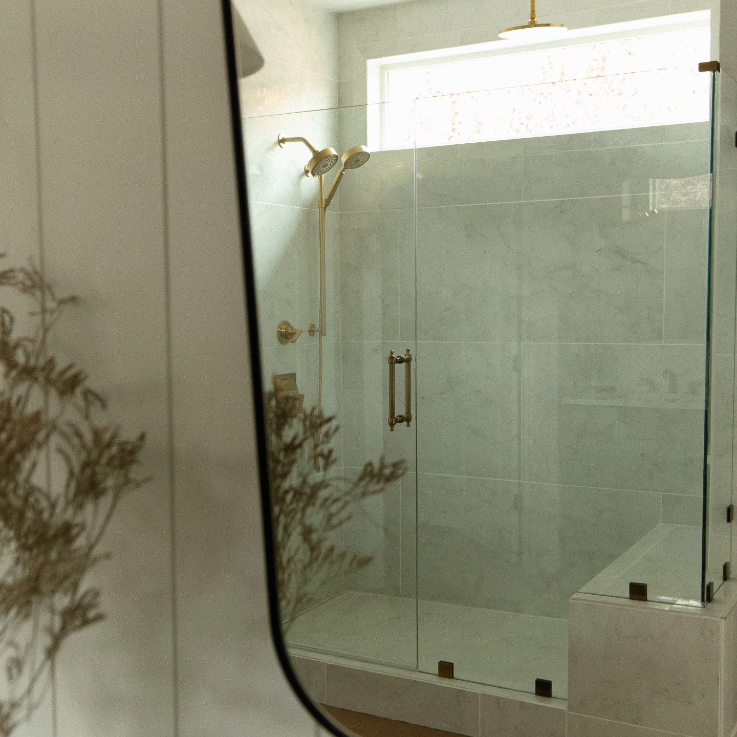 Reflections of our Churchill Primary Bathroom Project.
Design @cassieklassenhome
Photos @katieskinner.interiors
Construction @ Dan Emmons
#nortonshoresinteriordesign
#bathroomdesign
#westmichiganinteriordesign
#idco