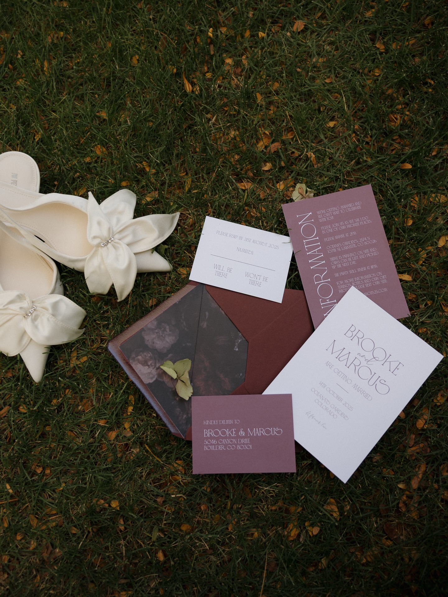 Photos this good though 😍😍😍
Host: @ashley_taylorphotography
Photos: @fraziercophoto
Planner: @feteafehr
Florist: @provisionfloral
Venue: @oceanasgardensco
Dress: @taylarmadedresses
Model: @brookeywilson
HUMA: @mayrafuentes_ @briannamiller.hair
Stationary: @sundownpaper +@mauvestationery
Rentals: @oakandtwinerentals @houseofwilde_events
@eventrents
@bespokebybello
.
.
.
#onthedaystationery #weddingmenu #drinksmenu #weddinginvite #weddingtabledecor