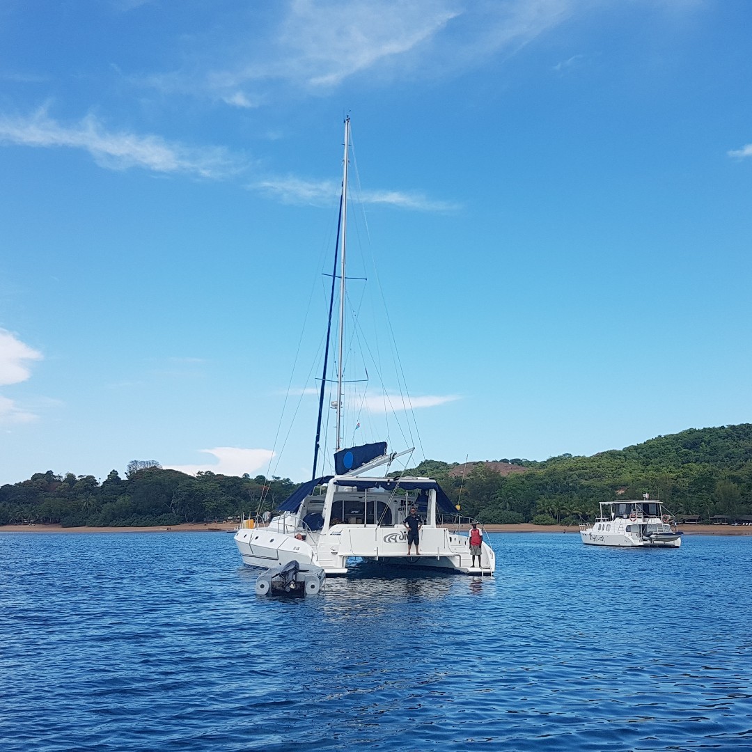 Croisière Madagascar
Rejoignez nous sur une croisière de 7jours/8 nuits jours qui vous permet de découvrir l'archipel de Nosy-Be en compagnie du biologiste Christian Solterer.
La région est connue pour avoir une grande biodiversité que ce soit pour les coraux, les invertébrés ou les poissons.
Le bateau est un confortable catamaran de 16.5m (CAP ROYAL 53 ) avec 5 cabines
CHF 1850.-/2350-*
PC, 12 plongées
*single
Cumulable avec une séjour de 10 jours sur l'île de Sakatia du 16 au 25 novembre.
Pour plus d'informations sur ces voyages: travel@moramora.ch
http://ow.ly/lvMK50MQSGa