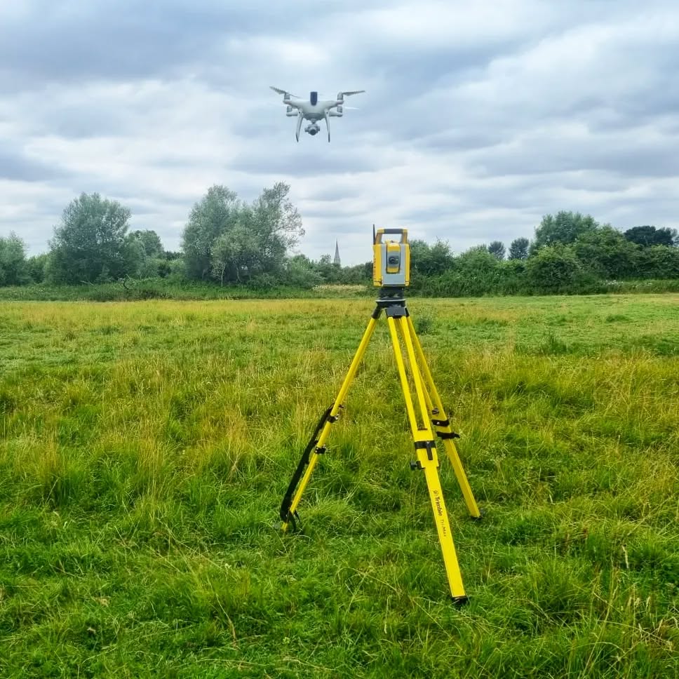 The integration of data collection from both the ground and aerial perspectives results in increased efficiency and reduced on-site time requirements.
.
.
.
.
.
#LandSurveying #SurveyLife #Topografia #AerialMapping #Djiphantom4pro #TrimbleS5