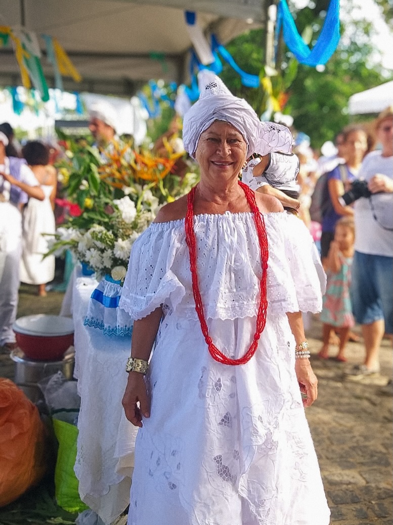 Hoje é dia 2 de fevereiro.
Dia de celebrar Yemanjá, a Rainha das Águas.
Uma data que carrega fé, tradição e identidade para o povo baiano e para quem entende a força da cultura que nasce do mar. Celebrar esse dia é manter viva uma história que atravessa gerações, conecta espiritualidade, respeito e pertencimento.
Que nunca nos falte fé, proteção e caminhos abertos.
Axé. 🧜🏾♀️