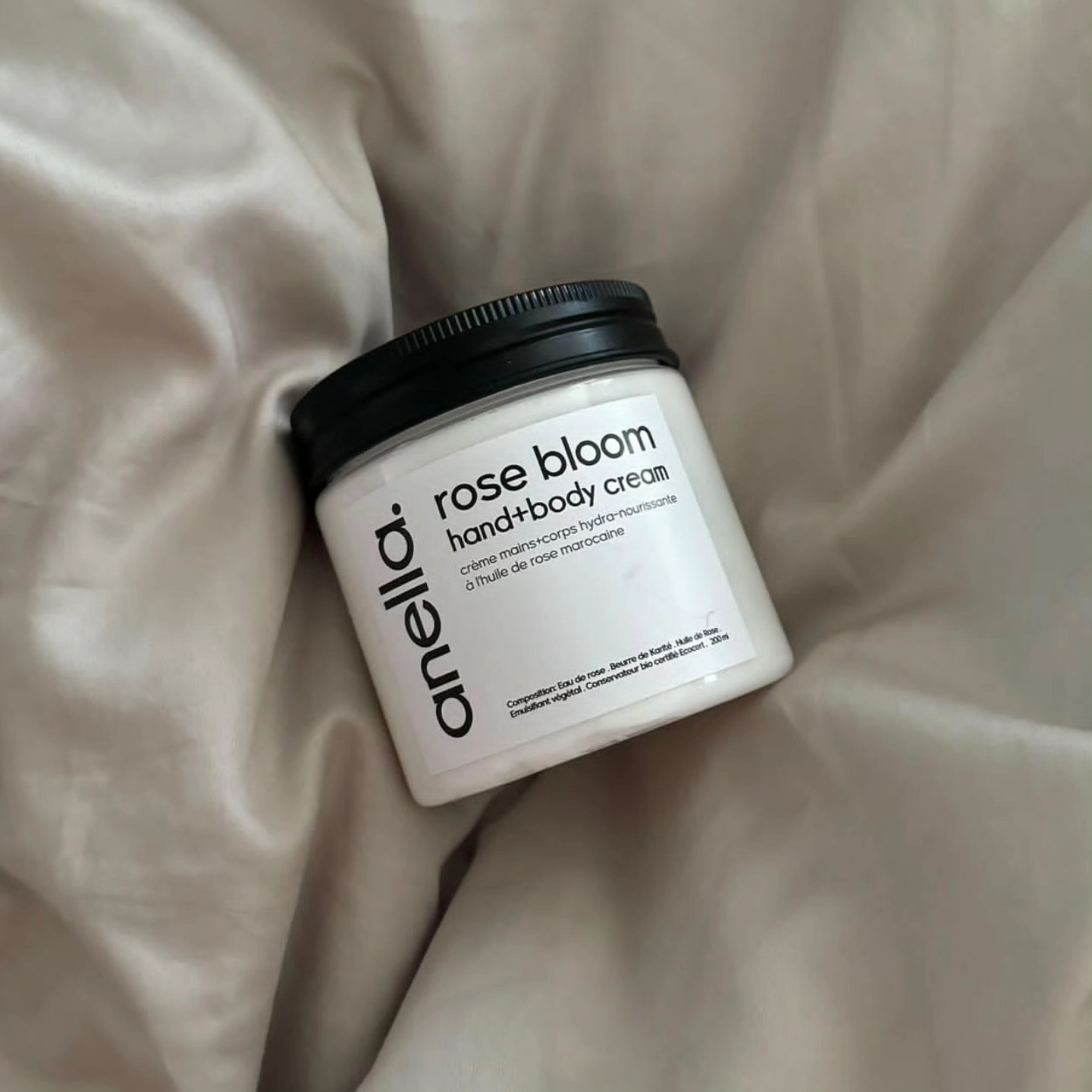 For the hands that craft, hold and create.
Our Hand+Body Creams use the finest botanical oils and butters to gently nourish and restore.