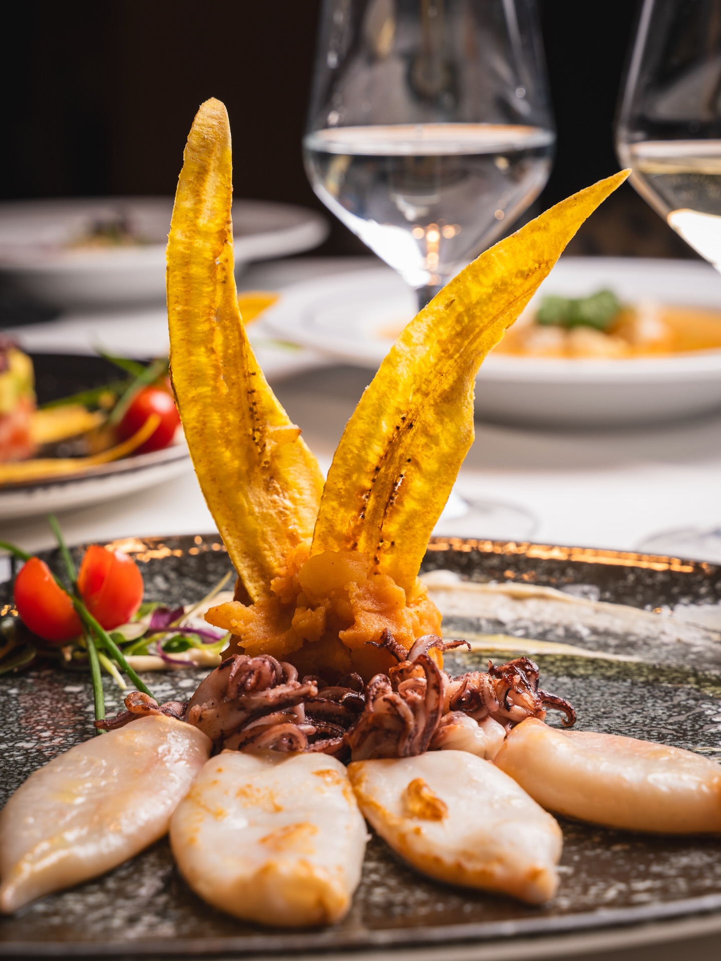 Mucho más que una cena: un momento que se queda.
En Aranjuez Steak House, cada detalle está pensado para sorprender⚡️
Chipirones de potera, tratados con el respeto que merece el producto🔥