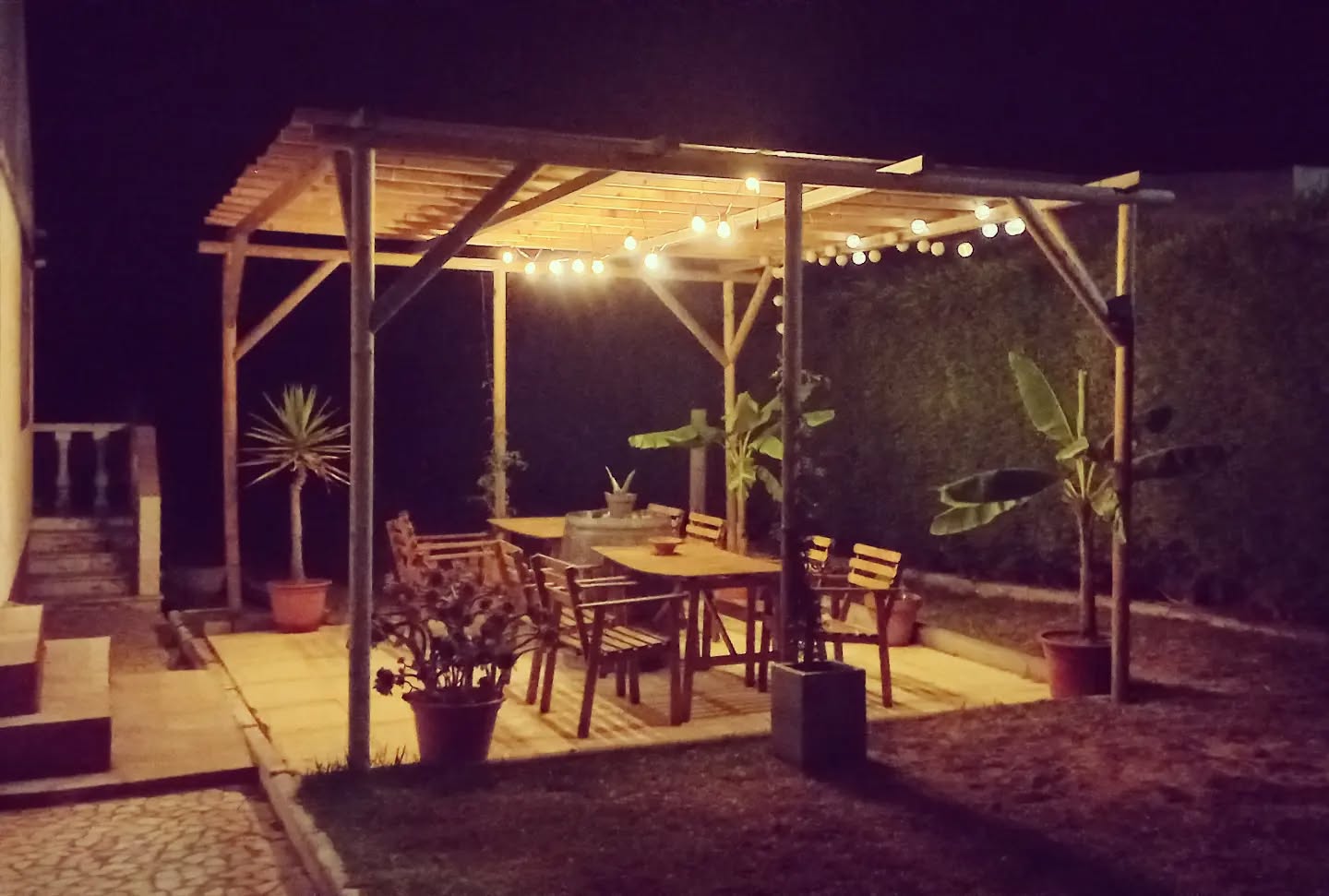 The new sitting area in our garden! 🔥
.
.
.
#kanalusurfhouse #garden #lights #rooms #igers #guesthouse #aljezur #arrifana #portugal #goodlife