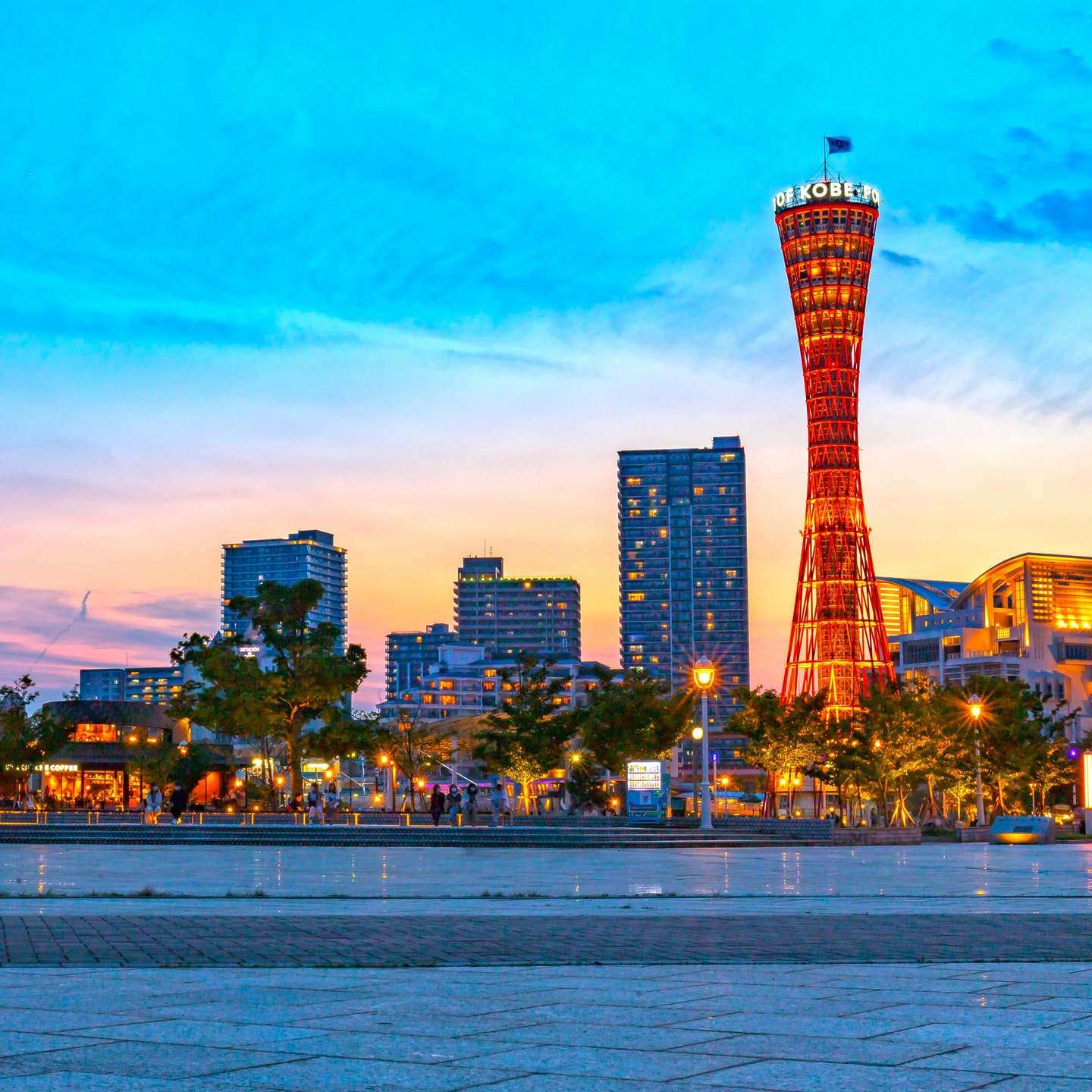 The Kobe Port Tower (神戸ポートタワー, Kōbe Pōto Tawā) is a landmark in the port city of Kobe, Japan.
.
Standing at 108 meters tall, this modern architectural marvel was completed in 1963. Its unique hyperboloid structure and vibrant lighting make it a standout attraction in Kobe's skyline, offering panoramic views of the city and harbor from its observation deck.
.
The tower serves not only as a viewing platform but also as a symbol of Kobe's resilience and modernity.
.
.
.
神戶港塔位於日本神戶市,是一座獨特的地標建築。這座現代建築高108米,於1963年完工。它獨特的雙曲面結構和豐富的燈光使其成為神戶天際線中的一個亮點,從觀景台上可以俯瞰整個城市和港口,提供全景視野。該塔不僅作為觀景台,還象徵著神戶的韌性和現代化。
.
.
.
.
#japanguide #triptojapan #travelinjapan #visitjapanjp #visjtmyjapan #jntosg #visitjapanphillipplines #jntoid #visitjapanAU #japanrevealed #travelgraphy #travelgram #traveling #trending #japanese #instagram #kobe #harborlandkobe #visitkobe #visitjapansg