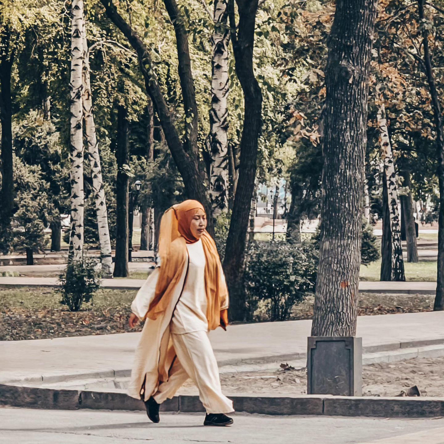 Nas ruas...
On the streets...
На улицах...
#adynaolive #daybyday #documentalphotography #commonlife #myheartinpictures❤️ #centralasia