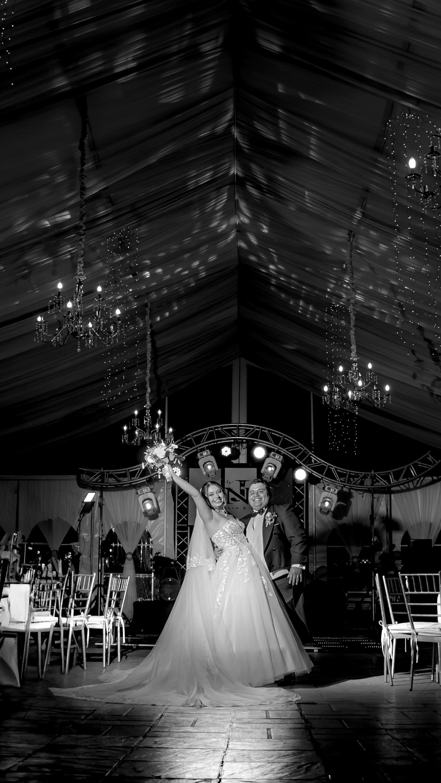 PARTE 2 Nos han dicho: “Cuando vi mi video, lloré como en el altar.”
Eso es lo que buscamos. Que vivas, sientas y recuerdes.
📷 Por eso hacemos bodas con alma.
Escríbenos, queremos contar la tuya.
__________________________
#weddingguatemala #bodasguatemala #bodasconalma
#videodeboda #fotografiadebodasgt weddingfilmsguatemala
bodasenlaantigua fotografosdeguatemala brayanarreola
parejasenamoradas recuerdosqueduran bodasenlaantigua
bodasconhistoria antiguawedding guatemalaweddingphotographer
producido por Brayan y Leslie @brayanarreolaart3.0 @brayanarreolaart con equipo @canonusa @canoncentroamerica @canon_photos_ micrófonos @hollyland.latam @manfrottoimaginemore y equipo @neewer @neewerofficial y lentes @sigmaphoto