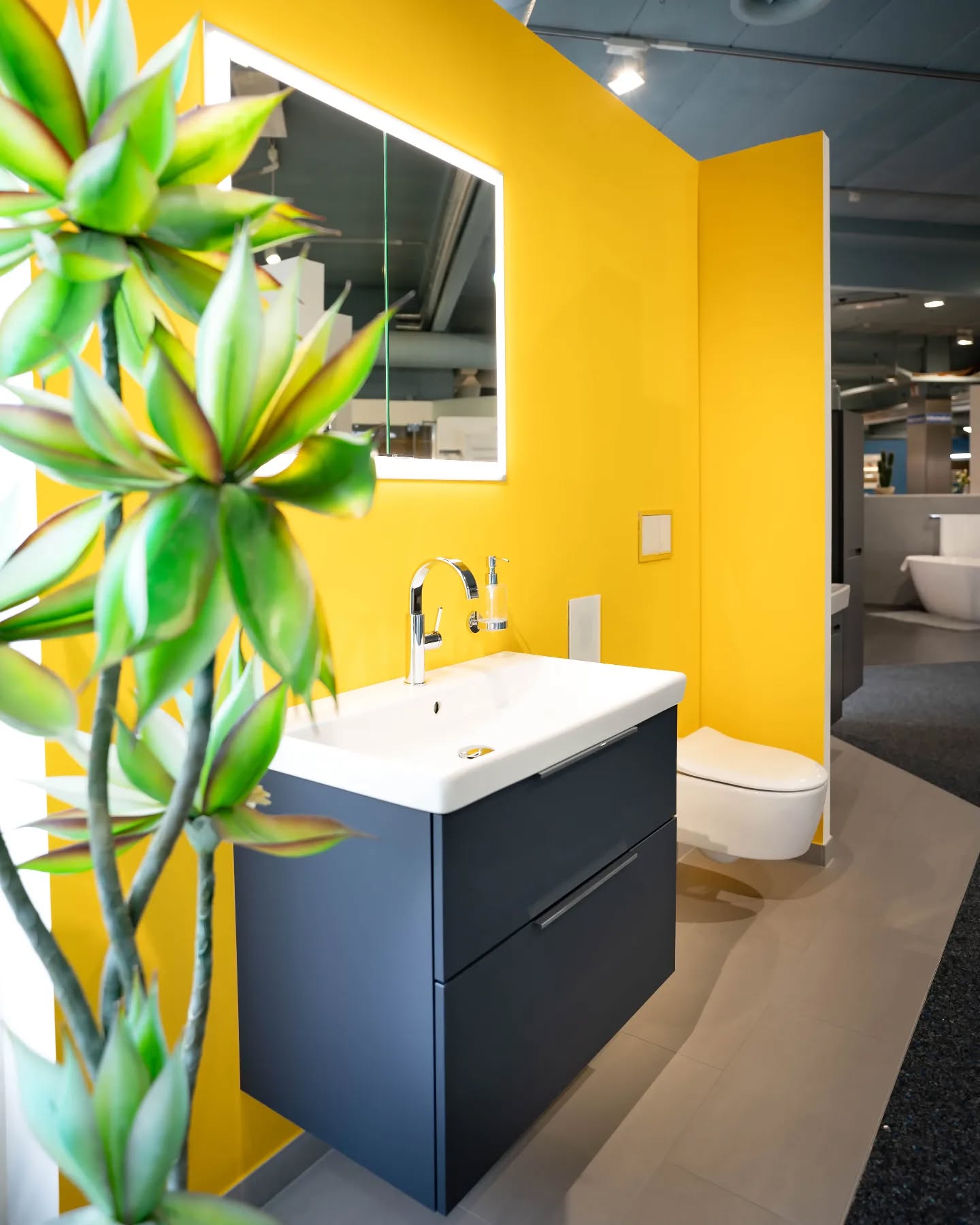 Ein frischer Wind macht nicht nur Sommertage wie heute deutlich angenehmer...
Mit einem neu designten Badezimmer bekommt auch ihr die aktuell so dringend benötigte Abkühlung in einem wunderbaren Ambiente.
#gittfried #karlsfeld #gittfriedkarlsfeld #baddesign #ausstellung #badezimmer #hochsommer #abkühlung #frische