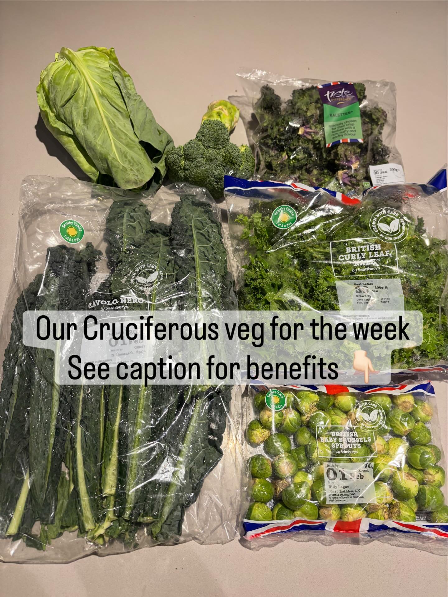 Cruciferous veg (kale, broccoli, 🥦 cabbage 🥬, sprouts, cauliflower, cavalier Nero, kalettes) are in season and we should all be eating plenty of them…. they are:
👍Food for our liver - help detoxification
👍Food for the brain - source of B vits
👍Help with hormonal balance
👍Help with weight management (fibre)
👍Support gut health
👍Nutrient powerhouses -source of many vitamins minerals fibre and phytonutrients
👍Anti-inflammation and anti-cancerous properties because of special sulfur-containing compounds glucosinolates that convert into sulforaphane & indole-3-carbinol—bioactive compounds linked to enhanced detox enzymes, reduced inflammation and lower cancer risk
I’ll be working our way through these this week 😃 it’s good to mix them up to get variety of nutrients 💪🏼
Try adding one that you don’t normally eat!
#cruciferousvegetables
#nutritionaltherapy #vitaminsandminerals #anticancer #detox