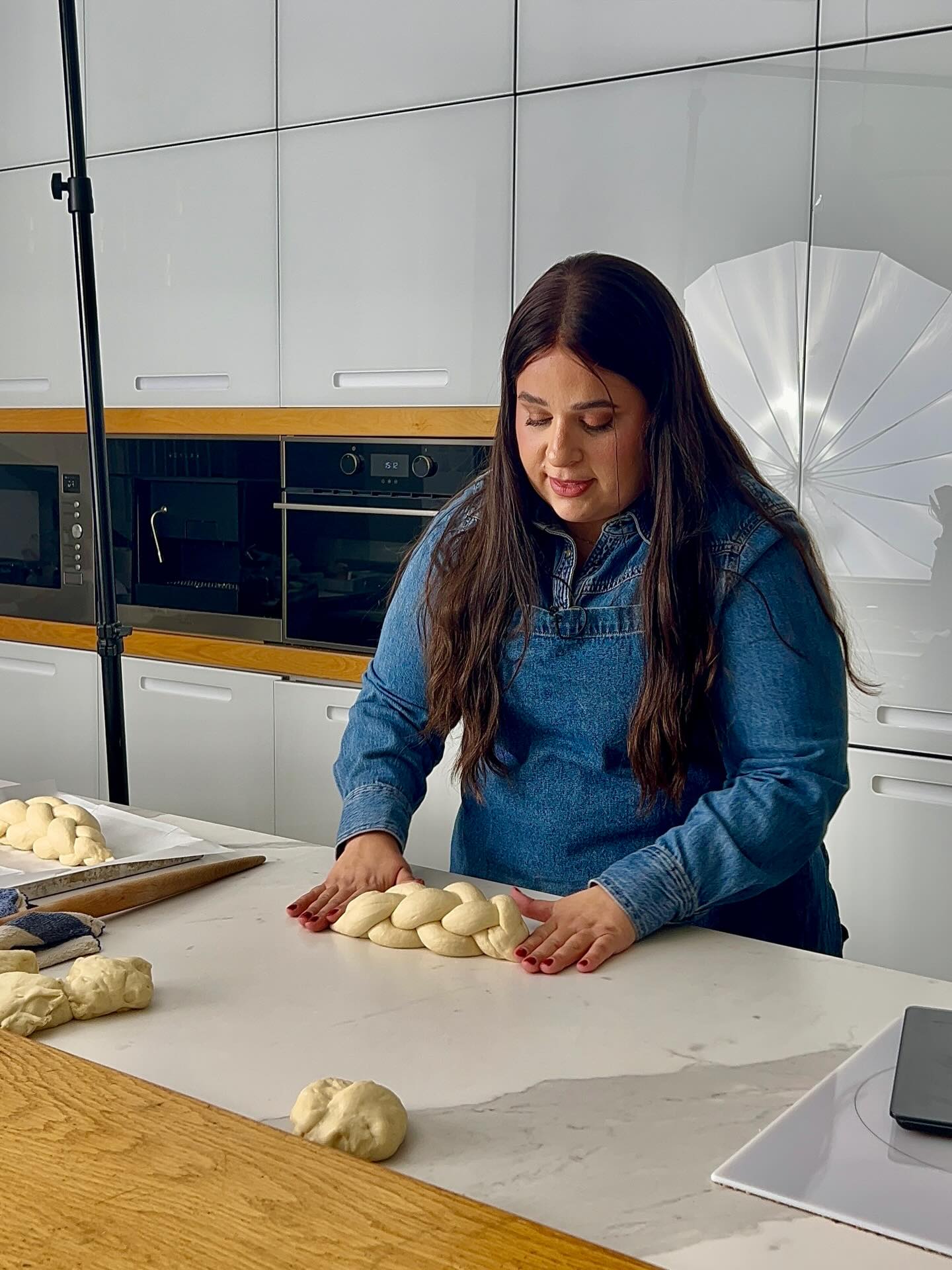התרגשות שיא 🫶
הסדנה הדיגיטלית הראשונה שלי יוצאת לדרך
לא מתכון ש״מקווים שיצליח״
אלא טכניקה שעובדת
יד ביד, שלב שלב
אופציה מקצועית וברורה.
הלינק מחכה לכן בסטורי 💕
ומי שמעדיפה מוזמנת לכתוב לי בפרטי ואשלח קישור