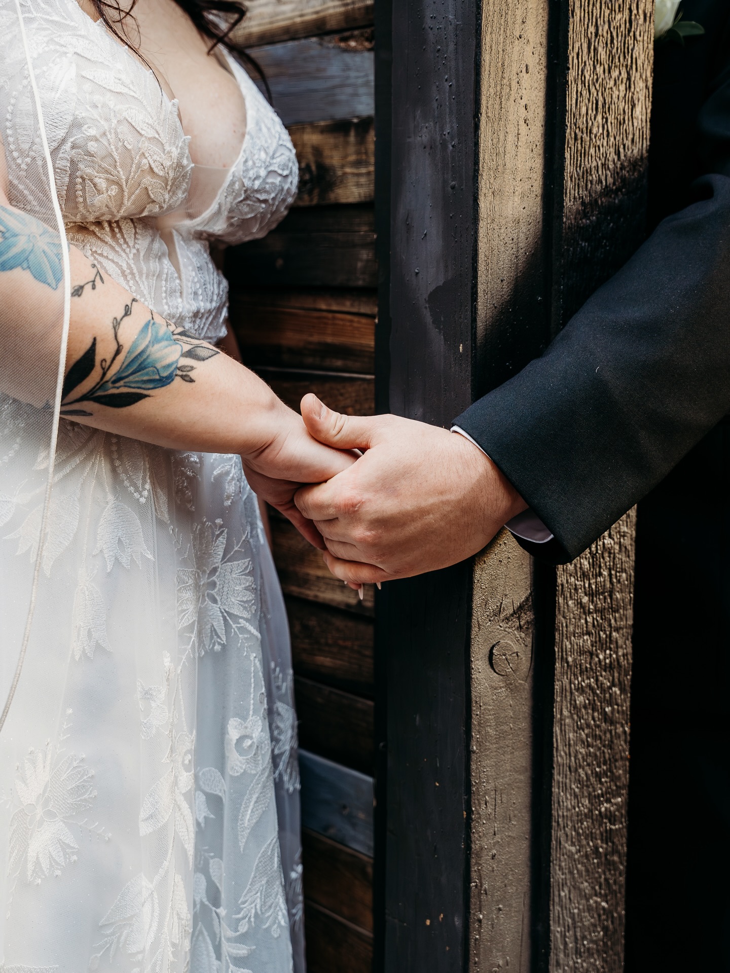 A first touch, hearing each other‘s voices before it’s time to say our I do’s.. a beautiful moment captured!
.
.
#firsttouch #azphotographer #phxphotographer #photographer #photooftheday @thevenueatchilleens