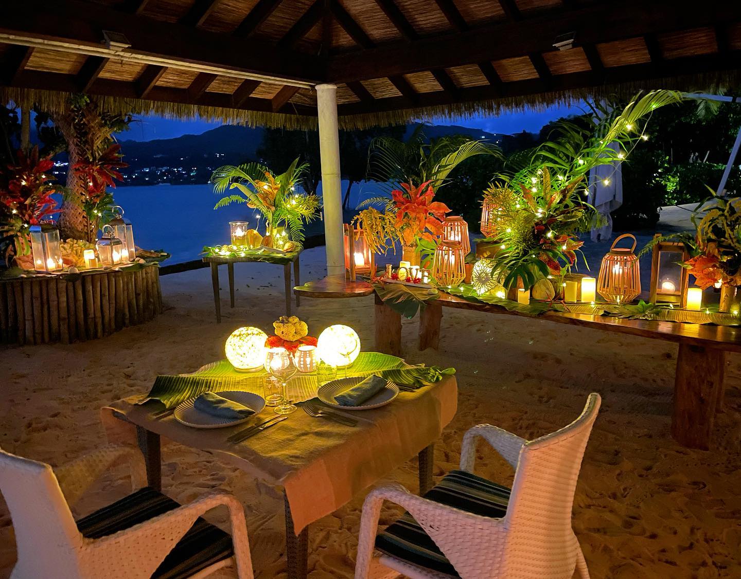 Tropical Jungle Theme Candle Light Dinner
#seychelles #holiday #romance #romanticdinner #beach #travel #islandwedding #luxurylifestyle