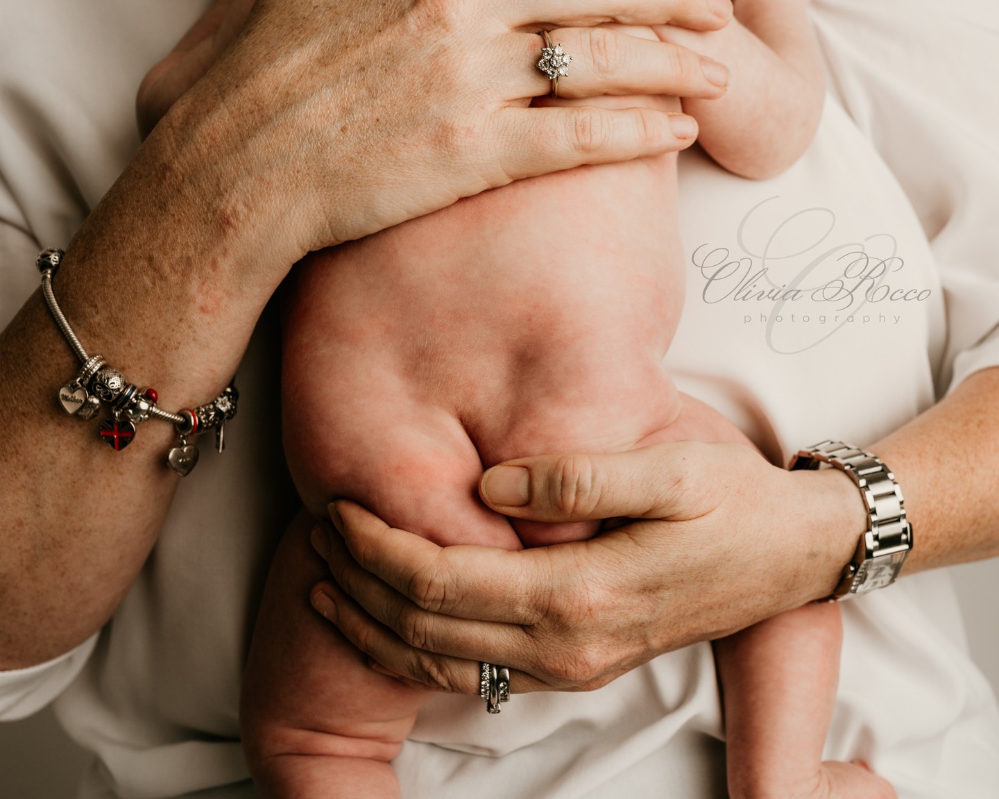 Those tiny fingers and peaceful expressions will never be this small again. Newborn photography freezes time in the gentlest way.
www.oliviachristina.co.uk
#newbornmemories #babyphotographyuk #hertfordshirebabies #firstweeks