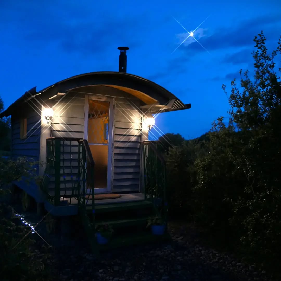 Night, night everyone!🌙 😴 #heartoftheglen #shepherdshut