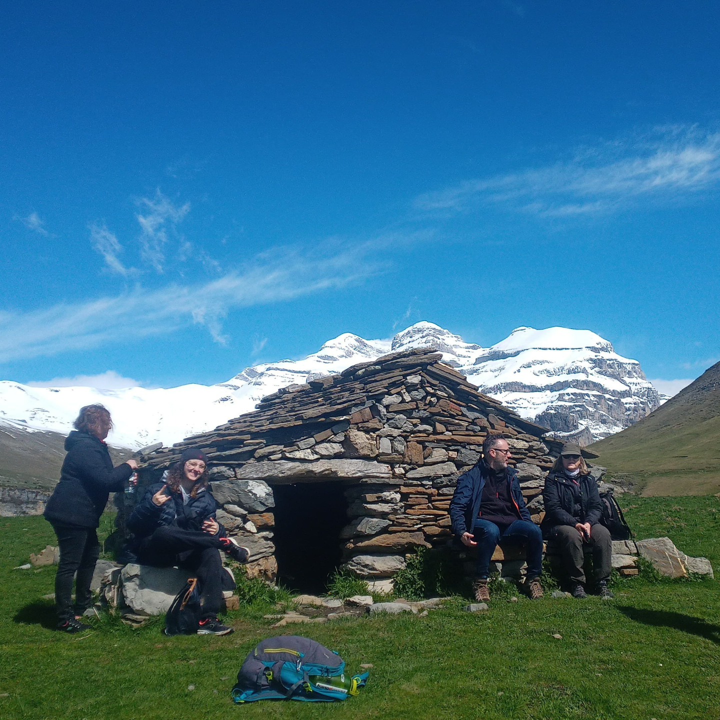 Miradores de Añisclo, excursión ideal en esta época del año. Perfecto para ver cerca el Monte Perdido y disfrutar de la Semana Santa.
#guiasdeordesa #ordesa #4x4 #miradoresdeordesa #miradoresdeordesa4x4 #añisclo