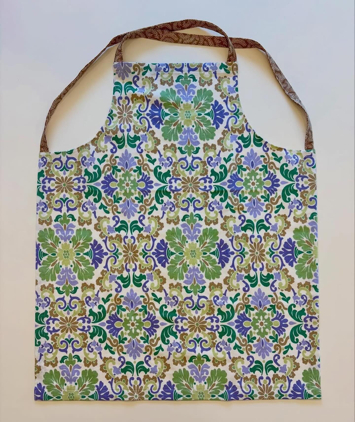 From @threekissesshop: â¤ď¸NEW ITEMS!!! â¤ď¸
Iâve been busy creating! I put several one of a kind aprons on my Etsy site. And there will be more for kids and adultsđ, so stayed tuned!! Thanks for looking!
#greatgiftideas
#aprons