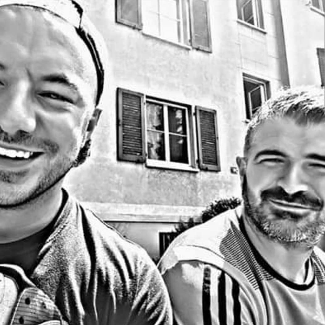 Lamtumirë Buti, Dhëndër, Vlla, Jaran.
Shpirti yt pushoft n'Paqe. 😔
R.I.P. Butrint Gashi
Ruhe in Frieden Butrint Gashi