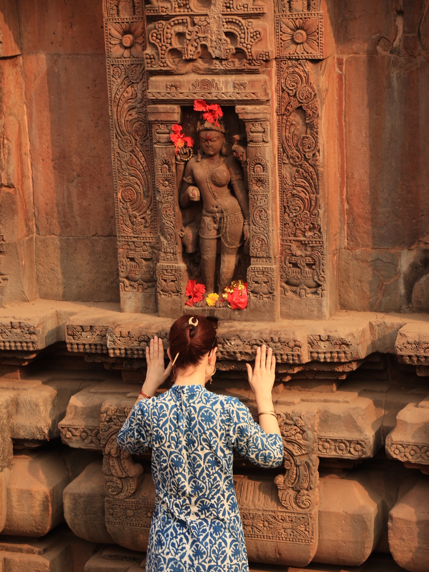 Inherent in a human birth is the perceptual field of duality; masculine/feminine, day/night, dark/light, good/bad, pleasure/pain, attraction/aversion and the list goes on. For every appearance there is an equal and opposite. It is for this reason we have sought wholeness since our inception.
The ancients recognized that wholeness had little to do with the external world, which was simply a mirror and a map, and everything to do with our lived experience, perceptions and internal landscape. Complex systems of internal alchemy were developed from the inside out as maps back to this inherent wholeness, from which we are only separated by our own faculties.
Such systems as Tantra, Yoga, Tao, Kabbalah, Sufism, Paganism and many more arose from this deeper soul desire to know union.
This month we are dancing very intimately with the Shiva and Shakti Tattva’s as we are coming out of the nectarous full moon of Lalita Jayanti and entering the dark moon of Sivaratri. We will also be celebrating Valentine’s Day which holds the hope of the human heart to celebrate the unifying force of romantic love, and its power to join together.
I will be going live tomorrow here on IG to go more in depth into the distinctions between Classical Tantra, Neo Tantra and Taoism, exploring where these systems overlap, and where they are completely unique maps in their own right.
I hope to see you there!
📷 @juliannelreynolds on the Sublime Shakti Pilgrimage 2023 with a carving of Ardhanarisvara, half Shiva/half Shakti
#truetantra #divineunion #shivashakti #tantrayoga #neotantra