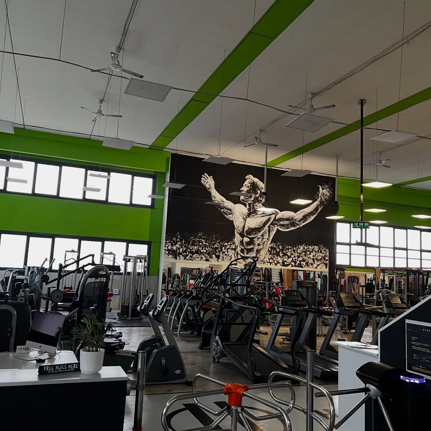 Ogni attrezzo racconta una storia.
La prossima può essere la tua.
#fiitzonefitness #bresciafitness #palestrabrescia #lograto #travagliato fitnessbrescia