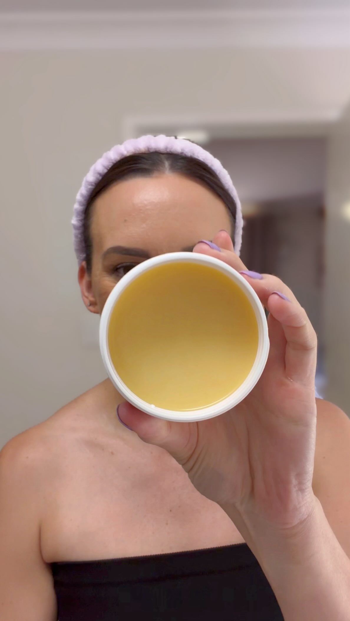 Makeup, SPF, mascara… it all needs more than just a quick cleanse 👀
This is why I’m obsessed with a makeup melting balm as a first cleanse.
Oil attracts oil, so it gently breaks everything down…even stubborn eye makeup without scrubbing or irritating the skin.
It’s packed with nourishing oils like castor seed, apricot kernel, squalane and avocado oil, so instead of feeling tight or dry, skin is left soft, calm and comfortable 🫶
Gentle enough for the eye area.
Effective enough to remove everything.
The perfect first step if you wear makeup or sunscreen.
AVAILABLE ONLINE + IN STUDIO NOW 🛒
RRP $34
🛍️ www.containedbeauty.com.au
🔗 LINK IN BIO
💙 AFTERPAY AVAILABLE