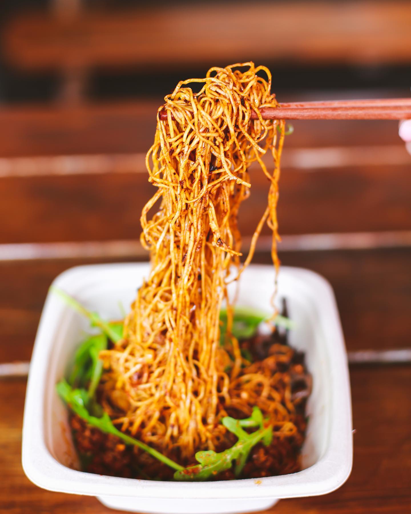 Happy Year of the Rabbit! Wish you longevity and good fortune with long noodle pull!
祝大家兔年大吉,大展宏兔,前兔无量!
#yearoftherabbit #lunarnewyear #chinesenewyear #noodles #noods #foodtruck #momonoodlesf #food #sffoodie #spicynoodles #spicy #bayarea #bayareaeats #sanfrancisco #sanfranciscofood #lunch #asianfood #mobilefood #eatsf #sfeater #sendnoods #sichuanfood #szechuan #foodie #noodlepull #liftingnoodles