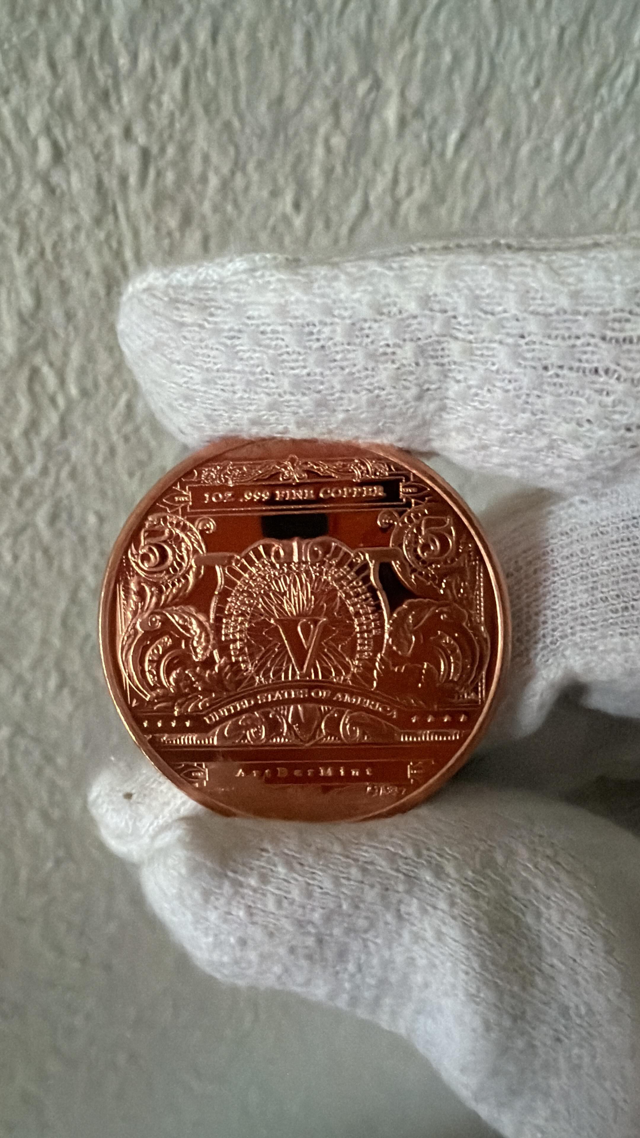 Neue 1oz Kupfer-Rounds am Start – 999 Fine Copper 🔥
Heute zeige ich dir 7 Designs, die richtig knallen:
⚔️ 1 oz Aztec Warrior – 999 Fine Copper Round
🪙 1 oz Indian Head Cent – 999 Fine Copper Round
🥂 1 oz Enjoy • Celebrate • Relax – 999 Copper Round
💀 1 oz SIN Guns and Gold – 999 Fine Copper Round
💵 1 oz $5 Indian Chief Banknote – 999 Fine Copper Round
👽 1 oz Area 51 “They’re Here” – 999 Fine Copper Round
🌿 1 oz Cannabis “Mistlestoned” – 999 Fine Copper Round
📦 Lieferzeit: 1–3 Tage (je nach Verfügbarkeit)
🛡️ Versand: immer versichert
💳 Zahlung: Vorkasse (normal) oder Vorkasse Krypto
🧾 Proforma oder Rechnung gibt’s sofort dazu
❗ Hinweis: Keine Anlage- oder Finanzberatung.
#kupfer #muenzen #edelmetalle #bullion #sammler