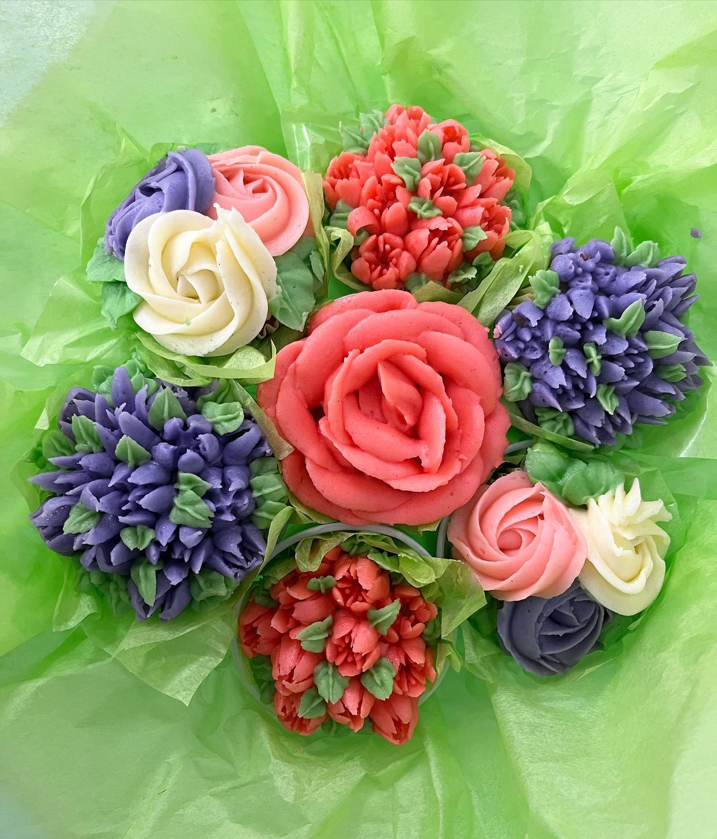 Pink and purple bouqcake. The perfect thank you gift 💐