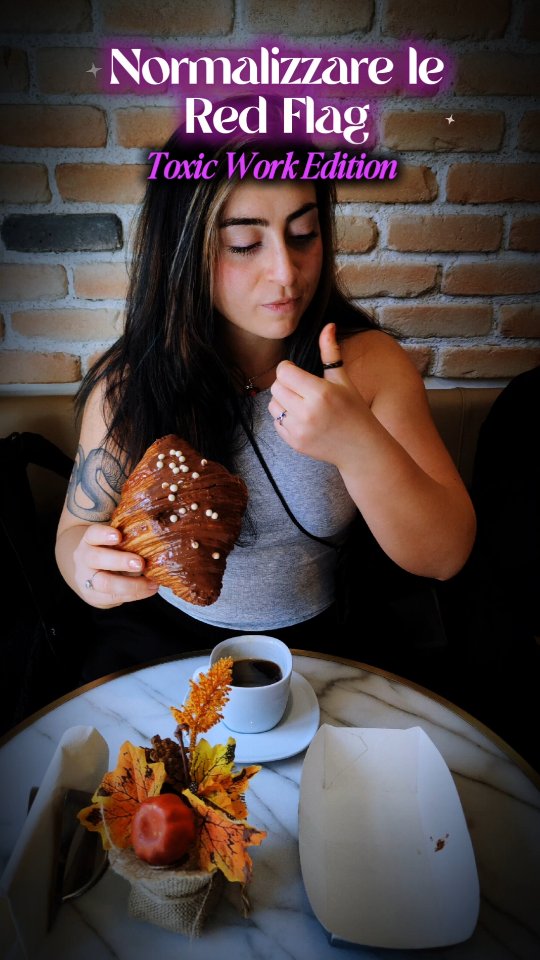 ❌ 𝑵𝒐𝒓𝒎𝒂𝒍𝒊𝒛𝒛𝒂𝒓𝒆 𝒍𝒆 𝑹𝒆𝒅 𝑭𝒍𝒂𝒈 𝒅𝒊 𝒖𝒏 𝑳𝒂𝒗𝒐𝒓𝒐 𝑻𝒐𝒔𝒔𝒊𝒄𝒐
Lo facciamo per abitudine.
Perché ci hanno insegnato che “è sempre stato così” e che “bisogna stringere i denti”.
🙅🏼♀️Già era sbagliato prima.
Oggi, perché dovrei dedicare tempo ed energia a un lavoro che calpesta la mia dignità?
🙂↔️Da HR Manager mi dissero che certi ambienti mi stavano “forgiando”.
🫠No: mi stavano insegnando cosa non avrei più accettato e da che parte stare quando mobbing, gaslighting e violenza entrano nei luoghi di lavoro.
☠️Non è stata l’unica esperienza tossica.
🌀Partita IVA, progetti, capi, clienti.
🎗️Sono tornati attacchi di panico e insonnia.
❤️🩹Uno psicologo del lavoro mi ha aiutata a non svalutarmi più.
Da lì la scelta di diventare anche Psicologa del Lavoro e della Cronicità: perché alle ferite lavorative si sono aggiunte le malattie croniche.
E diciamolo: chi lo vuole un lavoratore malato?
🤼♀️È finito il tempo di stringere i denti.
Lavoriamo gran parte della nostra vita: non per sopravvivere, ma per vivere.
🪷Ho scelto me.
Ho scelto Disequilibrium.
Collaboro solo con chi vuole crescere, valorizzarsi e creare insieme.
🌼Unire competenze, umanità e rispetto è una delle cose più belle che sto costruendo.
Ad maiora 🦋
AkaliDisequilibrium NutriamociDiVita Disequilibrium LavoroTossico PsicologaDelLavoro HRManager HRBusinessPartner Formazione RedFlagLavoro SaluteSulLavoro DoloreCronico NevralgiaDelPudendo Endometriosi Adenomiosi Vulvodinia PCOS Fibromialgia SaluteMentale Benessere CrescitaPersonale