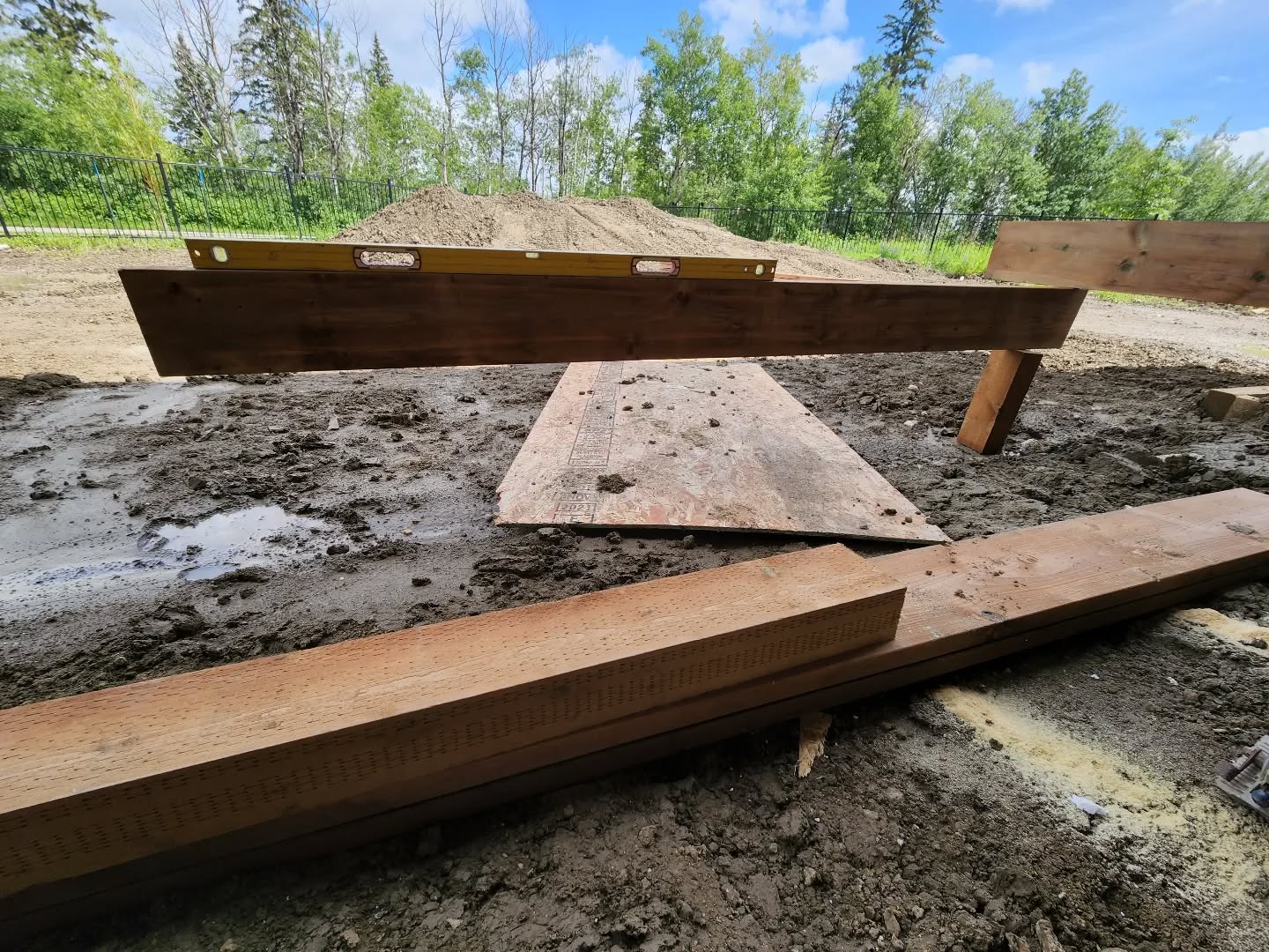 The deck building gods are smiling on me when beams are levitating for me š¤£