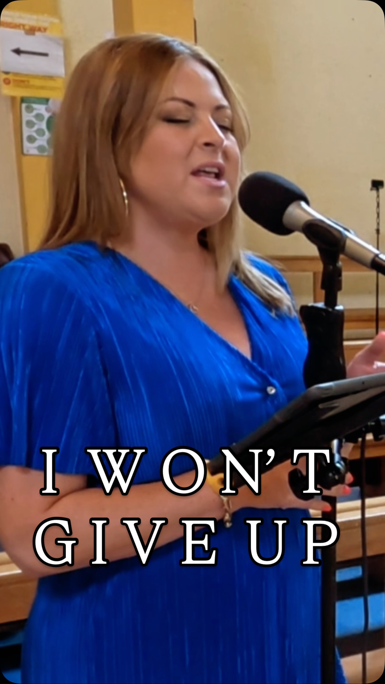 Performed live during a wedding ceremony, accompanied by piano.
‘I Won’t Give Up’ is one of those songs that sits quietly in a church — meaningful, gentle, and focused entirely on the moment.
Ideal for couples looking for modern ceremony music that still respects the setting.
#weddingceremonymusic
#weddingsingerireland
#weddingmusicireland
#churchwedding
#liveweddingmusic