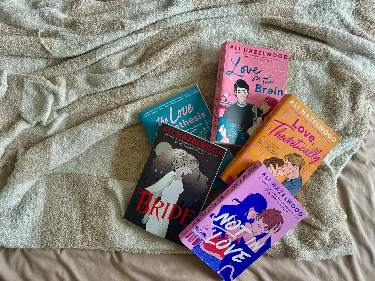 are you a @alihazelwood fan ? 🤸🏻♀️🤸🏻♀️
her newest books not in love and bride are high high in my star ratings. Her characters are usually quirky and unique and I love that she’s developing as an author and writing different genres!
Whose your favorite bookboyfriend written by Ali? 💖
