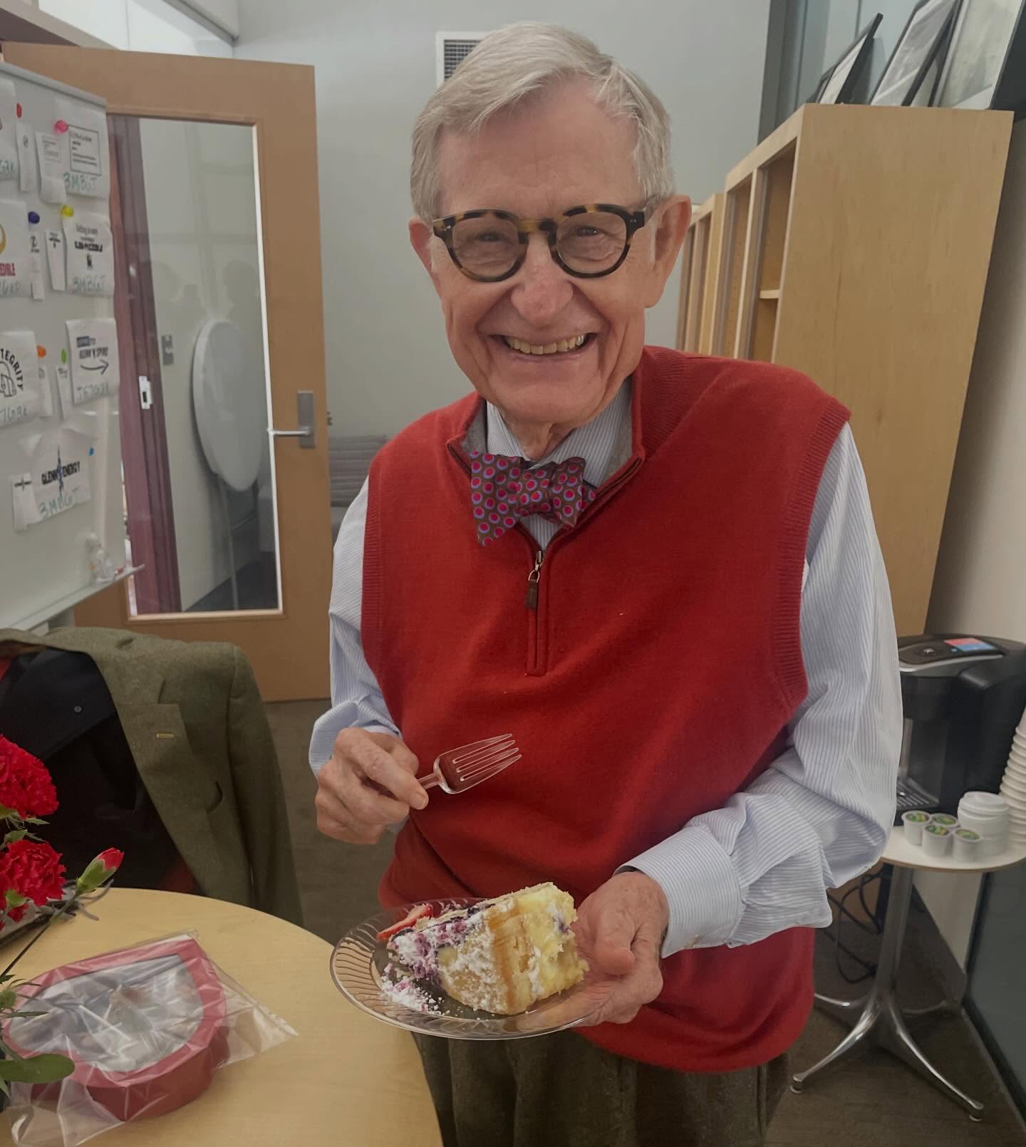 Look who is enjoying our Lemon Berry Cake for his birthday!!! E. Gordon Gee, former President of The Ohio State University!! Happy birthday!! 🎁 #ohiostate #president #egordongee #birthdaycake #chocolatecafe