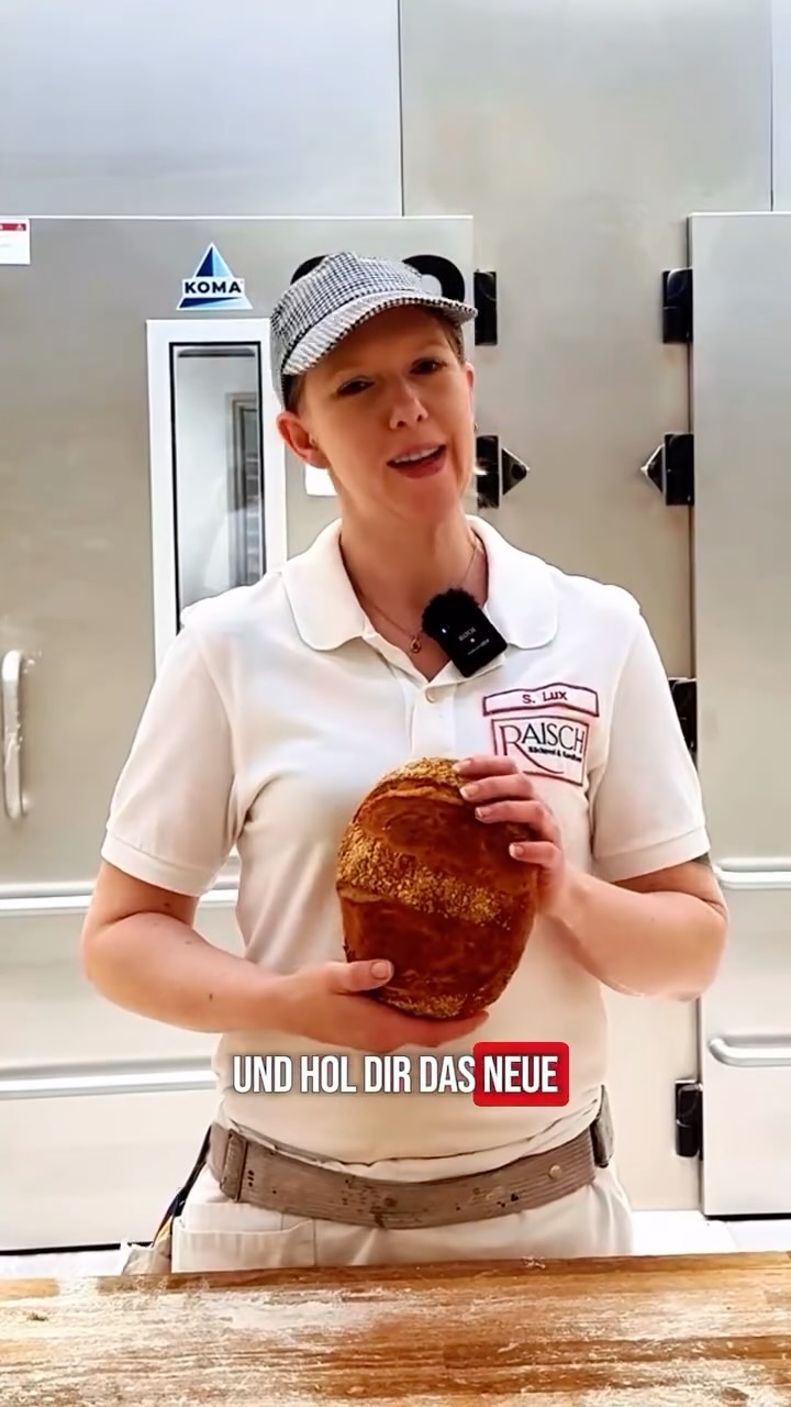 Unser neues Kartoffelbrot 🥔💛
Mit verbesserter Rezeptur und noch intensiverem Geschmack: saftig, aromatisch und dank langer Teigführung besonders lange frisch.
Brot des Monats Februar ✨
Komm vorbei und probiere unser neues Kartoffelbrot!
#kartoffelbrot #bäckerei #konditorei #brotdesmonats #brotbacken