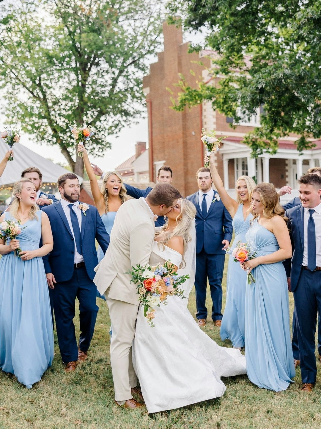 Kristen & Avery Schwarz | September 19, 2025
Grab a copy of the latest issue or follow the link in bio to see more from their special day.
Photography: @kimberlykimblephotography
Venue: @ravenswoodmansion